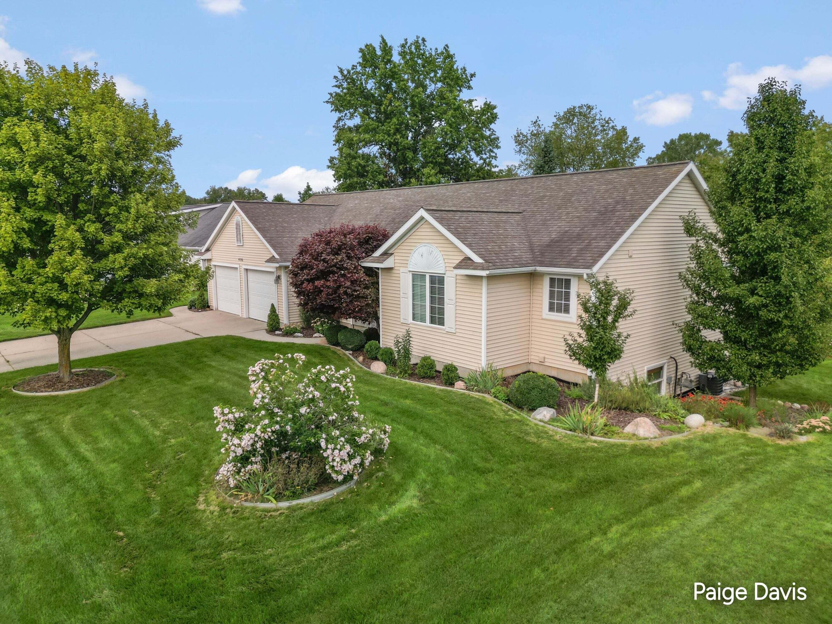 4596 Cider Wood Drive NW Grand Rapids MI 49534