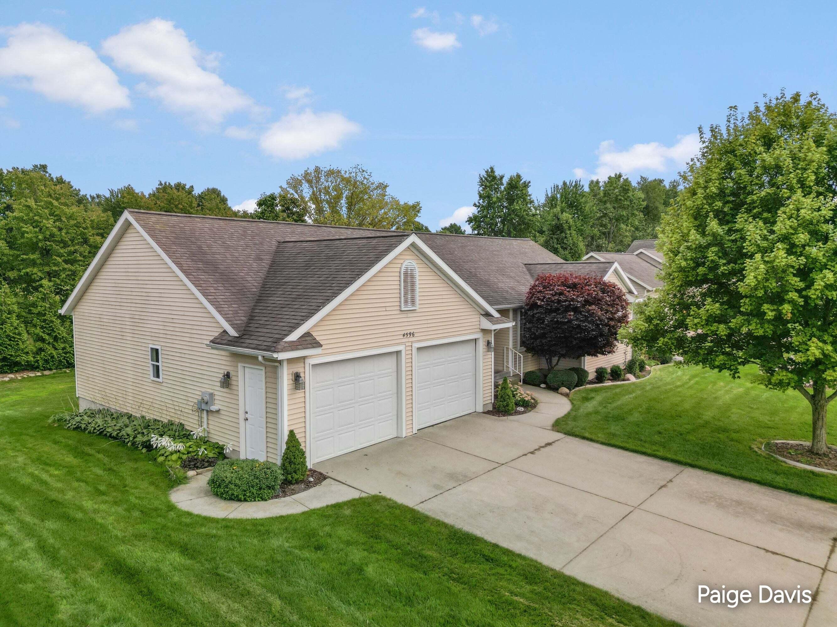4596 Cider Wood Drive NW Grand Rapids MI 49534