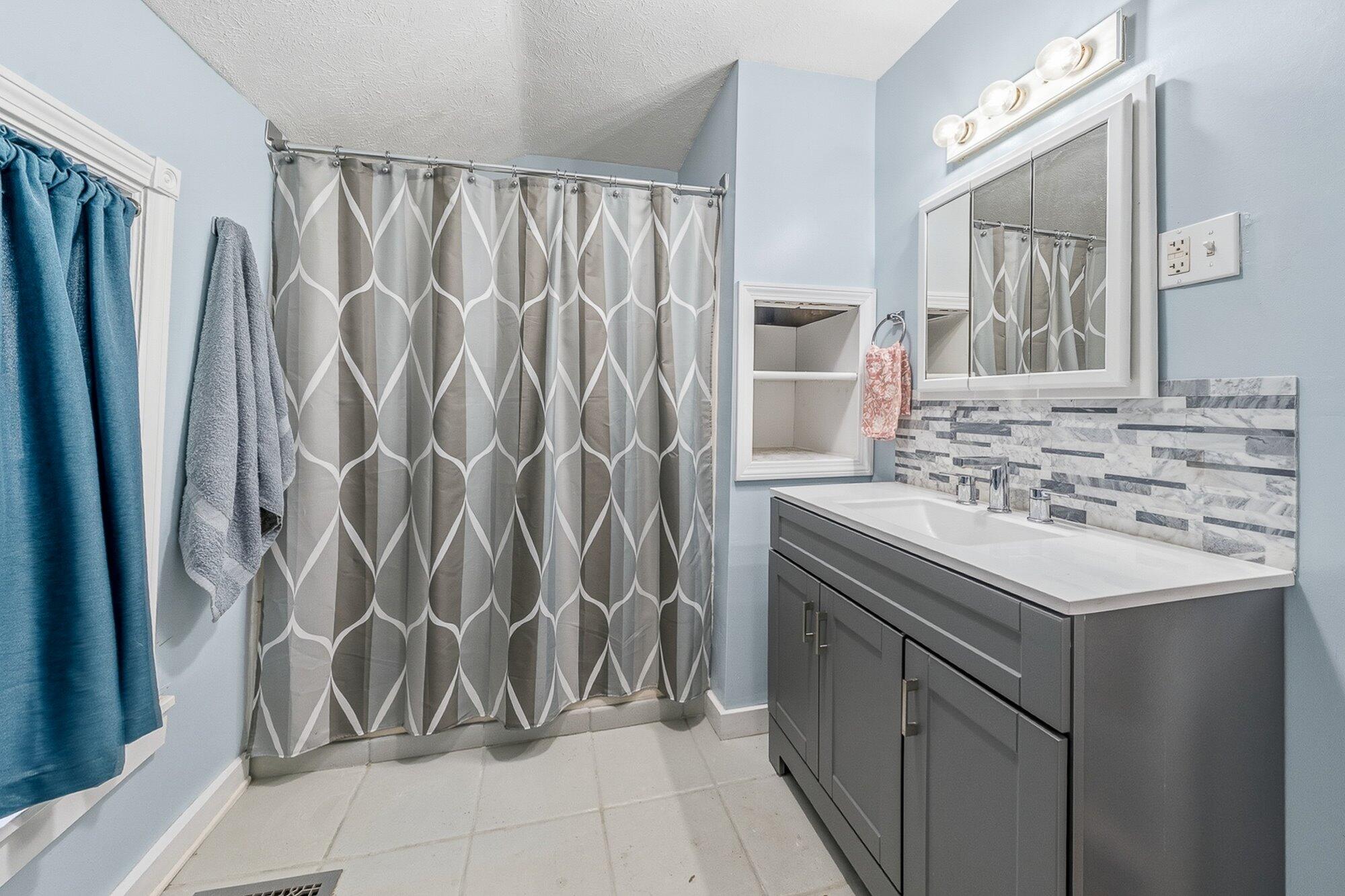 717 Mccourtie Street Kalamazoo MI 49008