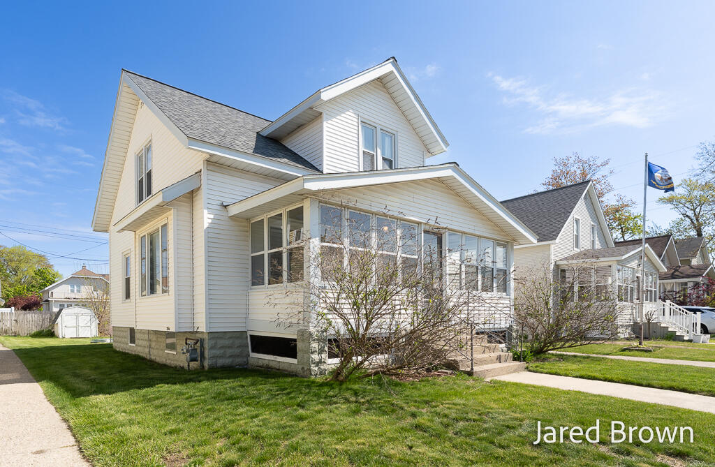 1039 Pennoyer Avenue Grand Haven MI 49417