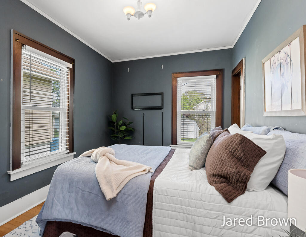 1039 Pennoyer Avenue Grand Haven MI 49417