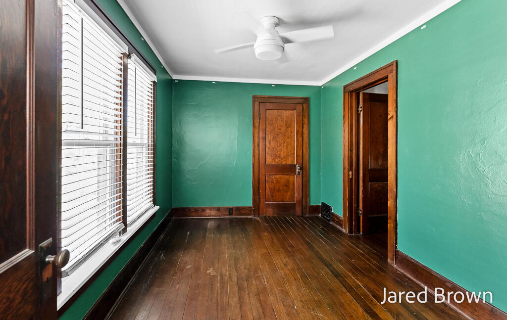 1039 Pennoyer Avenue Grand Haven MI 49417