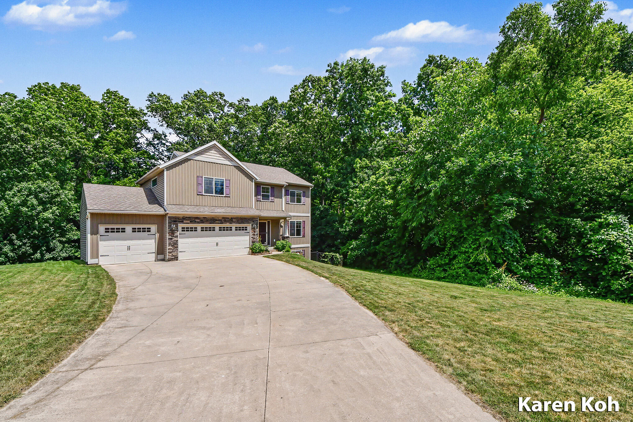 4521 Burton Forest Court SE Grand Rapids MI 49546
