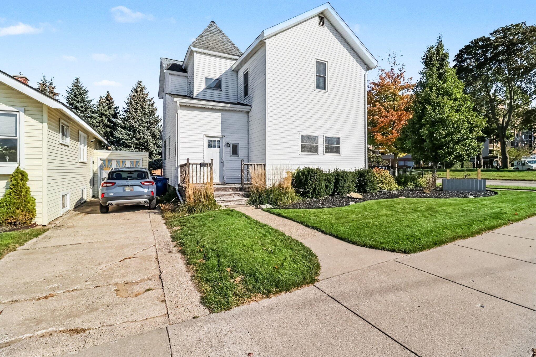 201 N Rowe Street Ludington MI 49431