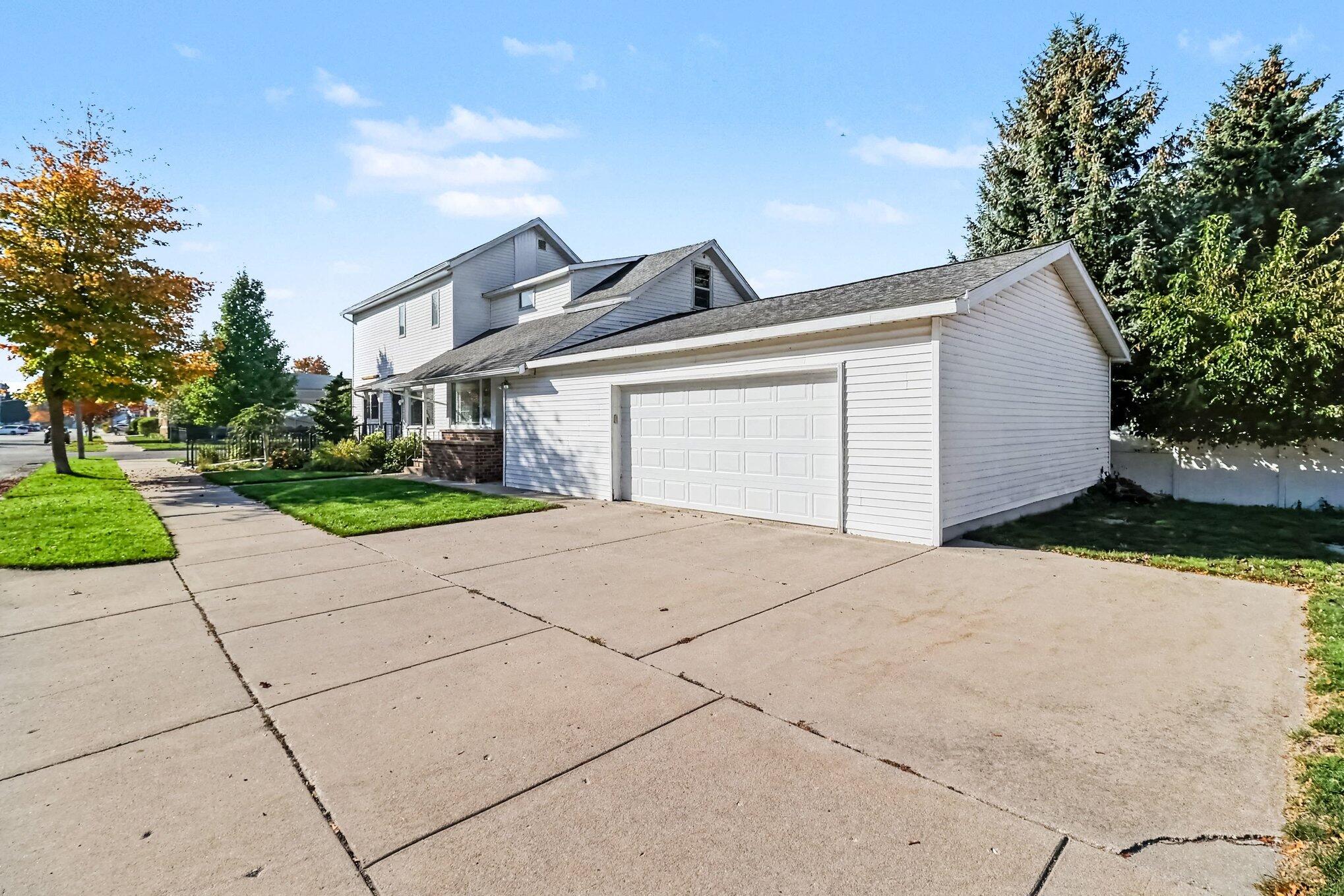 201 N Rowe Street Ludington MI 49431