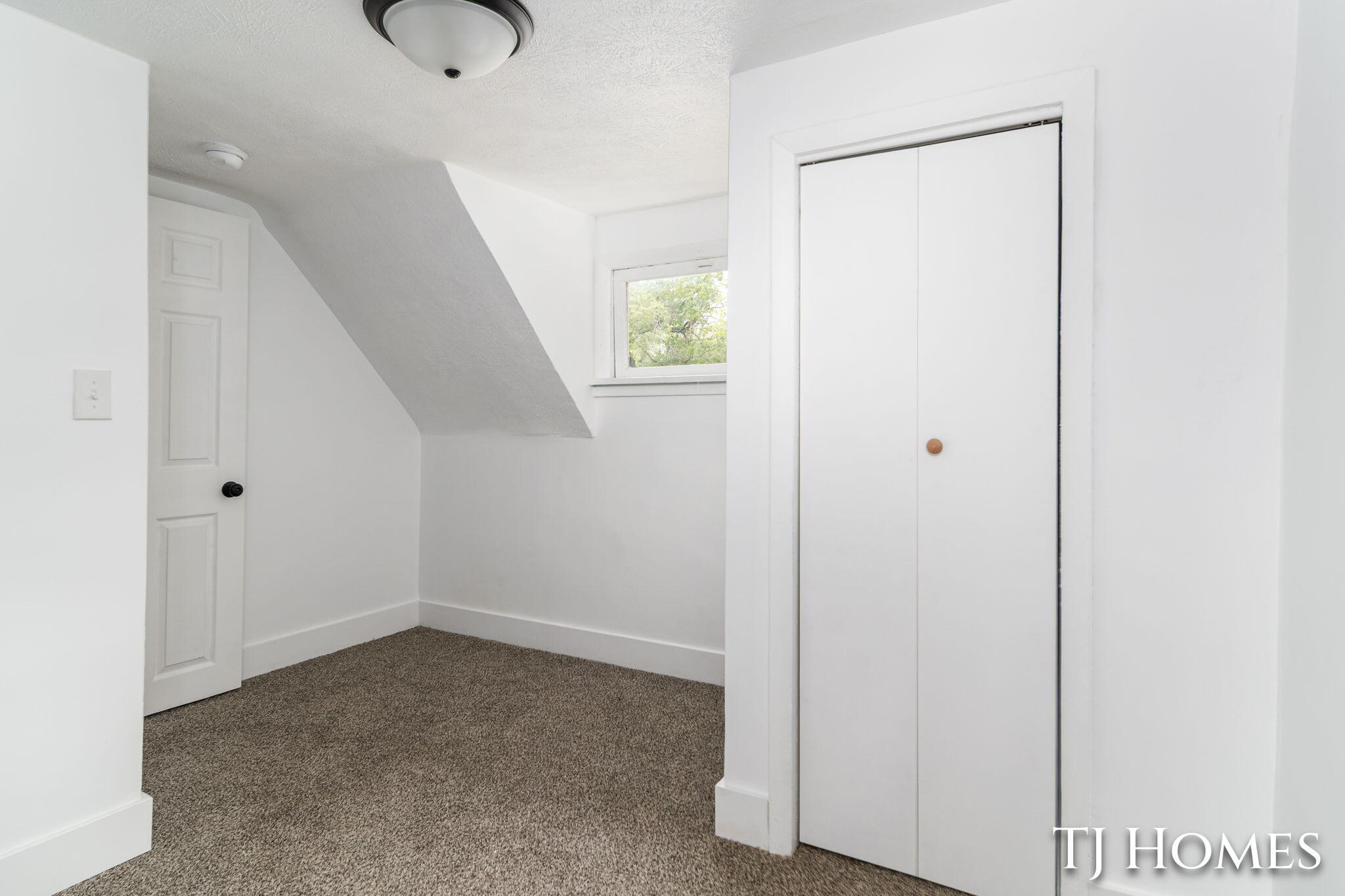 1031 Ada Avenue Muskegon MI 49442