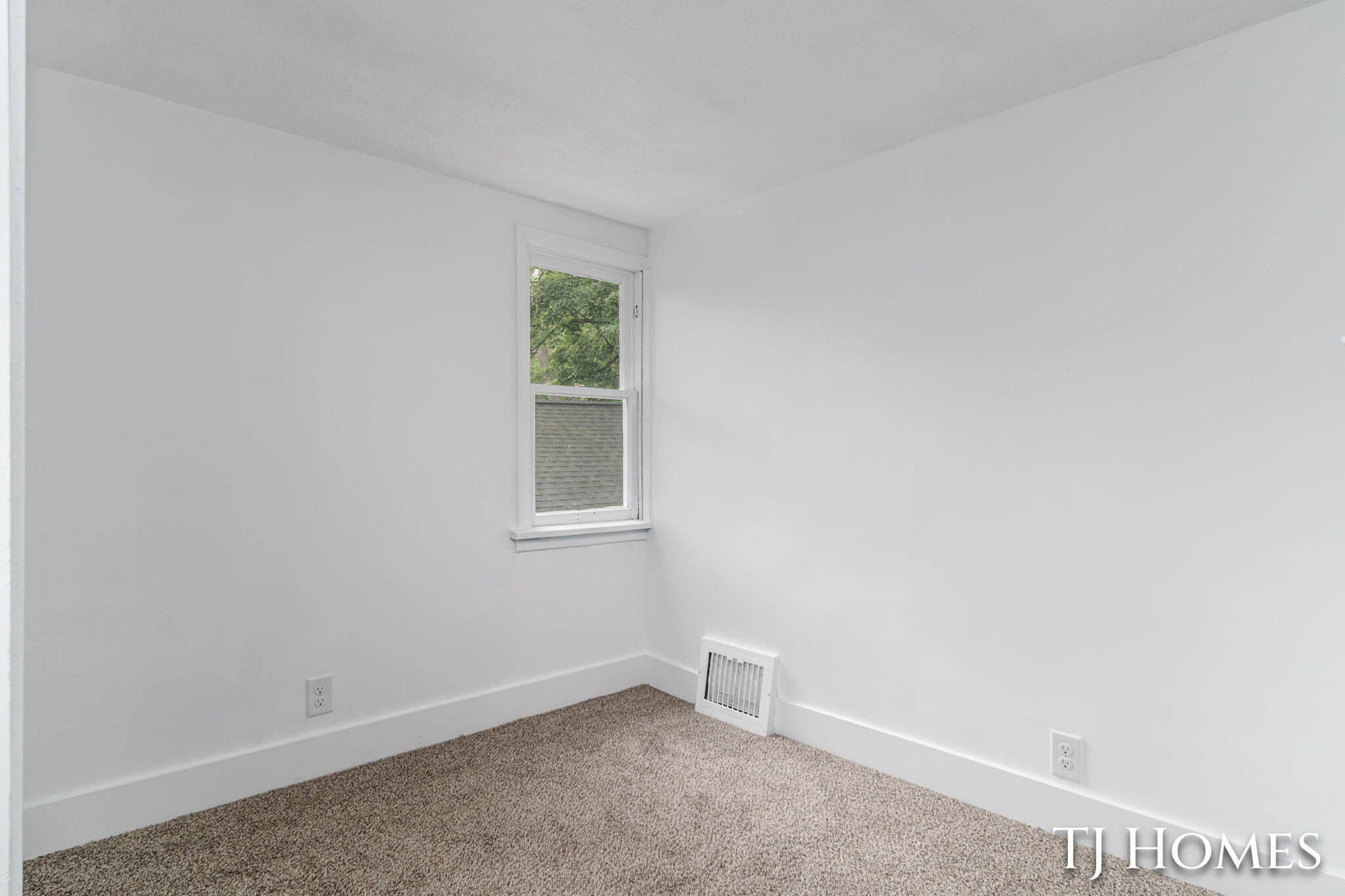 1031 Ada Avenue Muskegon MI 49442
