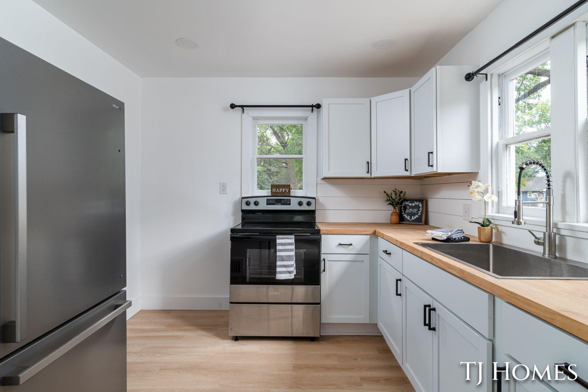 1031 Ada Avenue Muskegon MI 49442