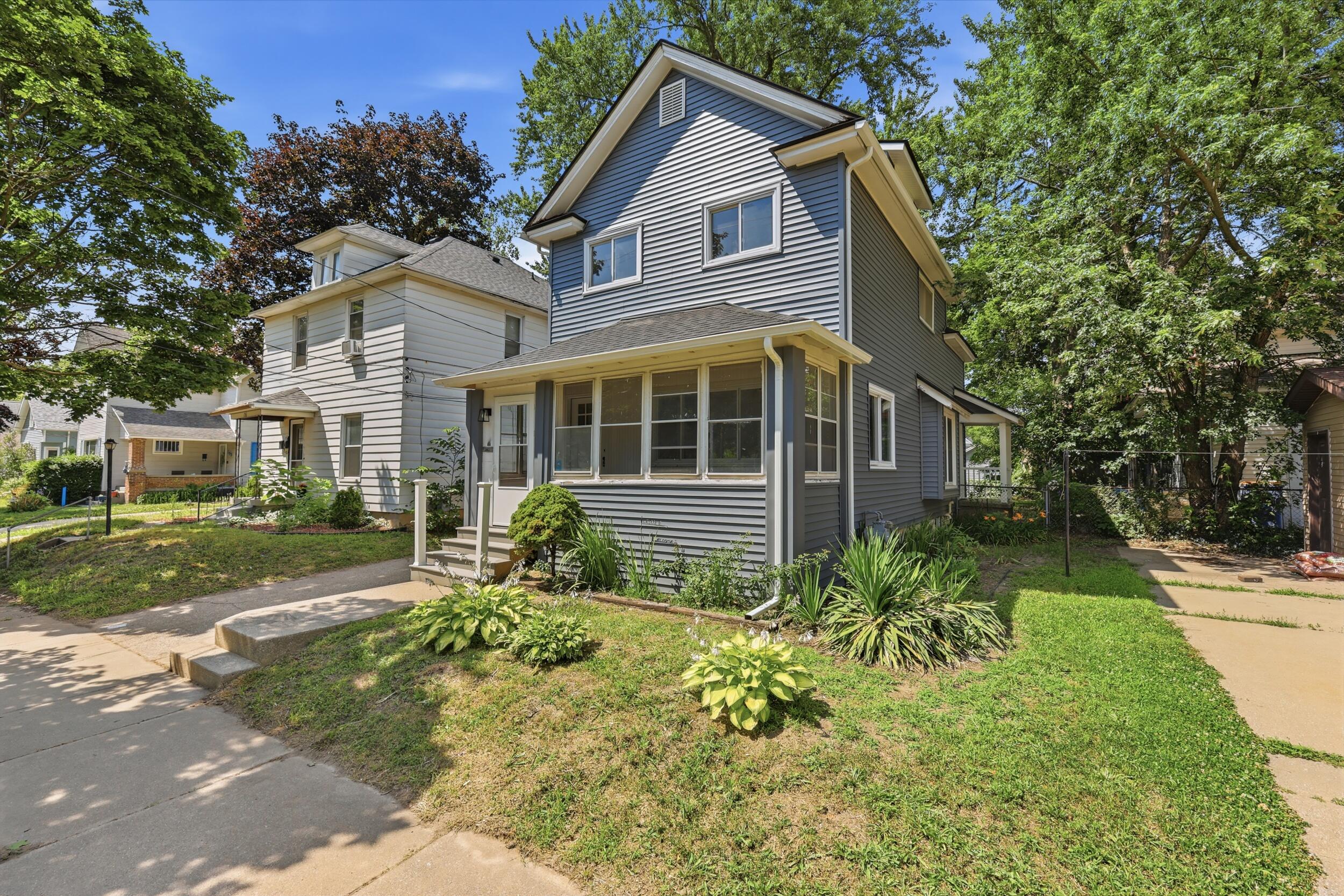 155 Palmer Street NE Grand Rapids MI 49505