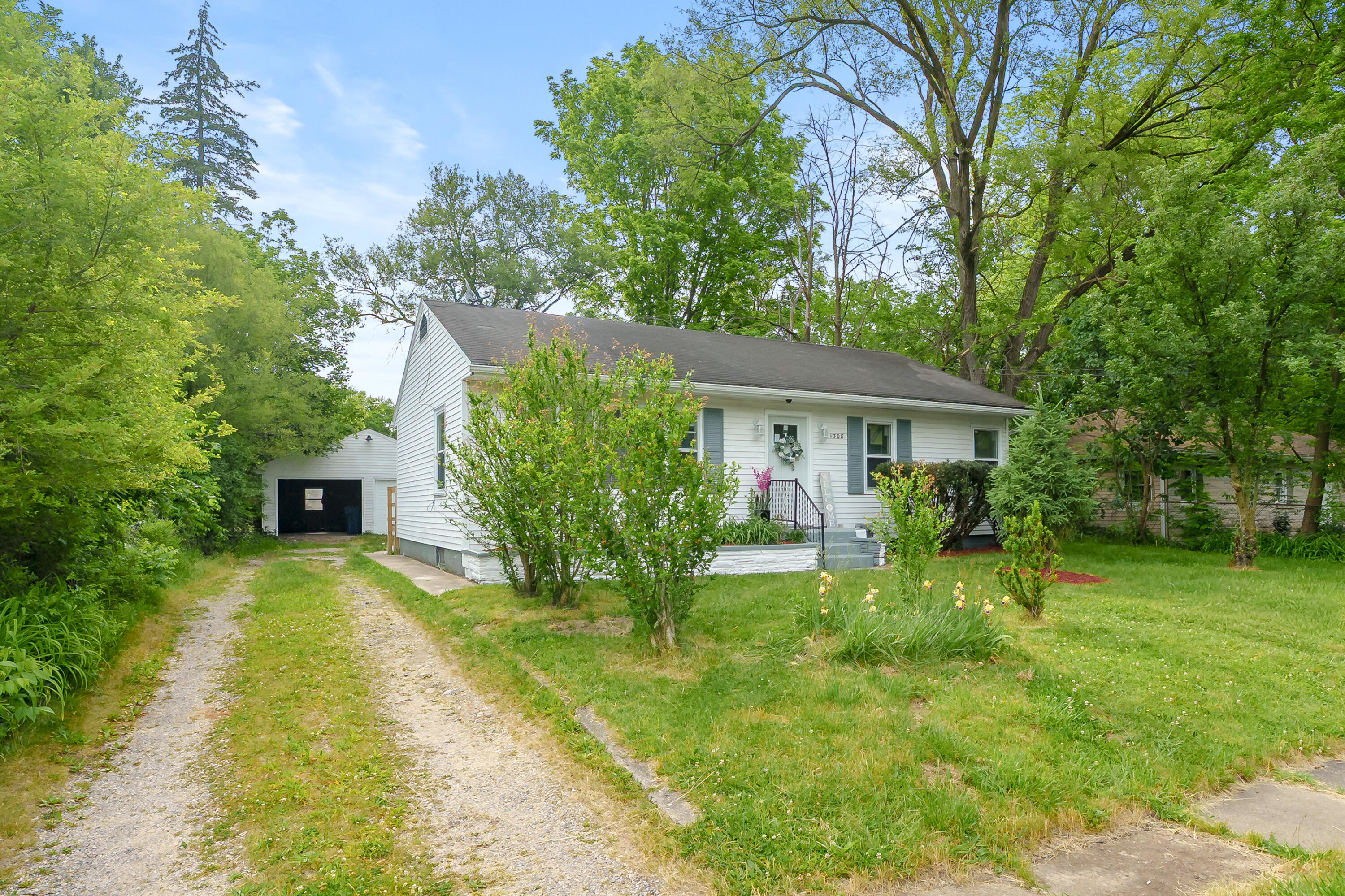 1308 Colgrove Avenue Kalamazoo MI 49048