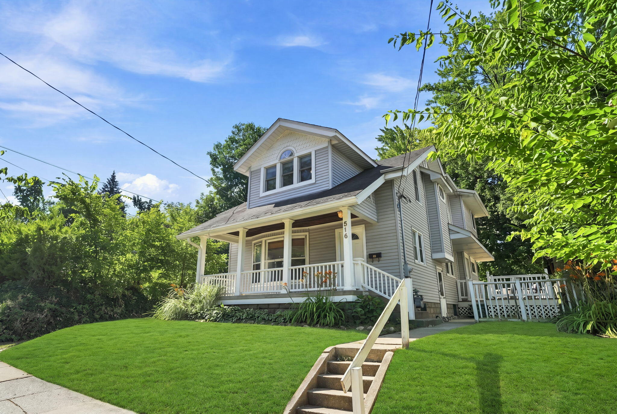 516 Curtis Street NE Grand Rapids MI 49505