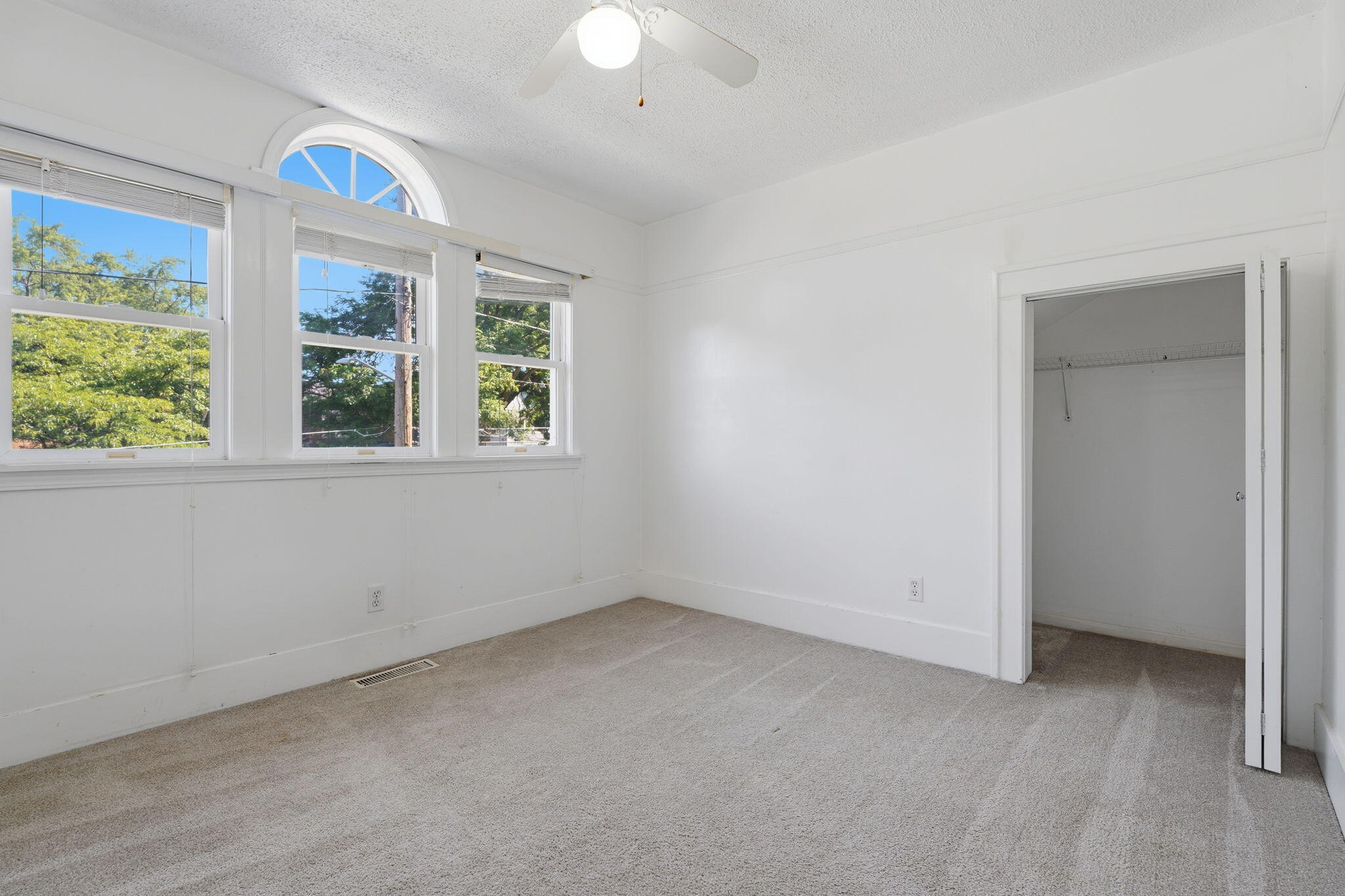 516 Curtis Street NE Grand Rapids MI 49505