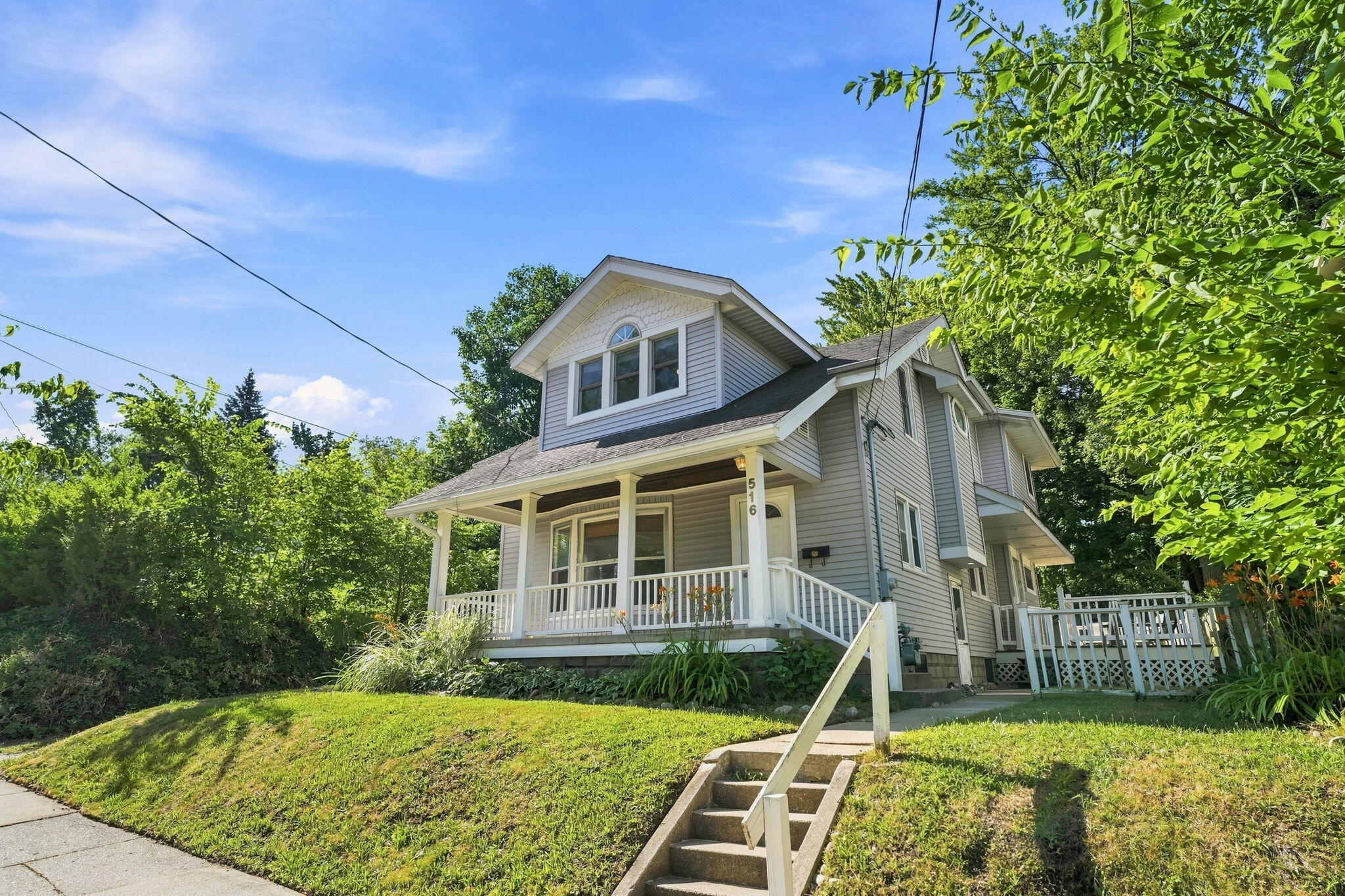 516 Curtis Street NE Grand Rapids MI 49505