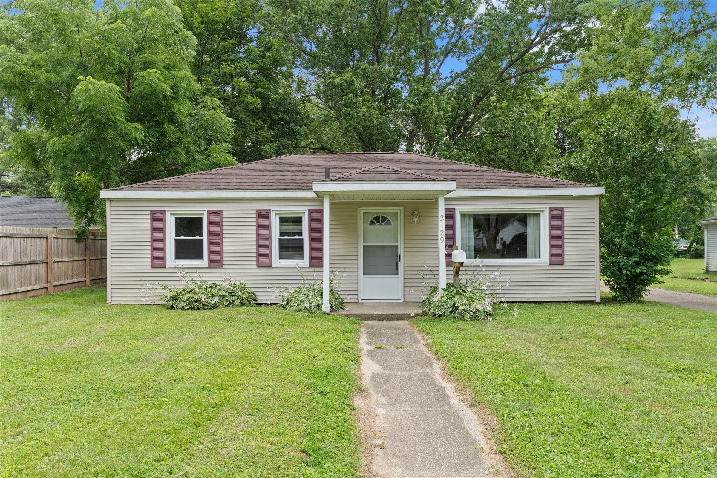 2129 Lewis Drive Niles MI 49120