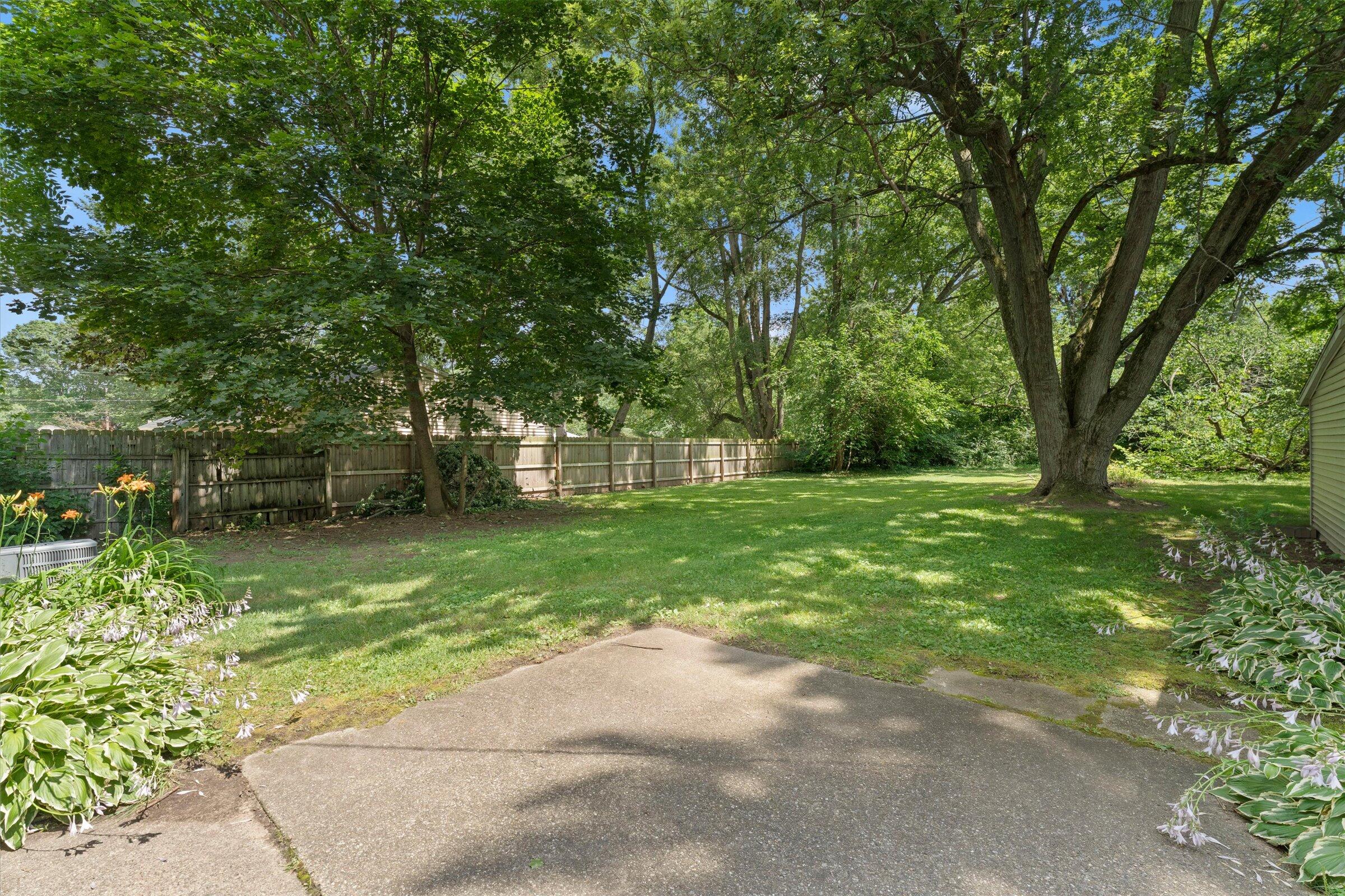 2129 Lewis Drive Niles MI 49120