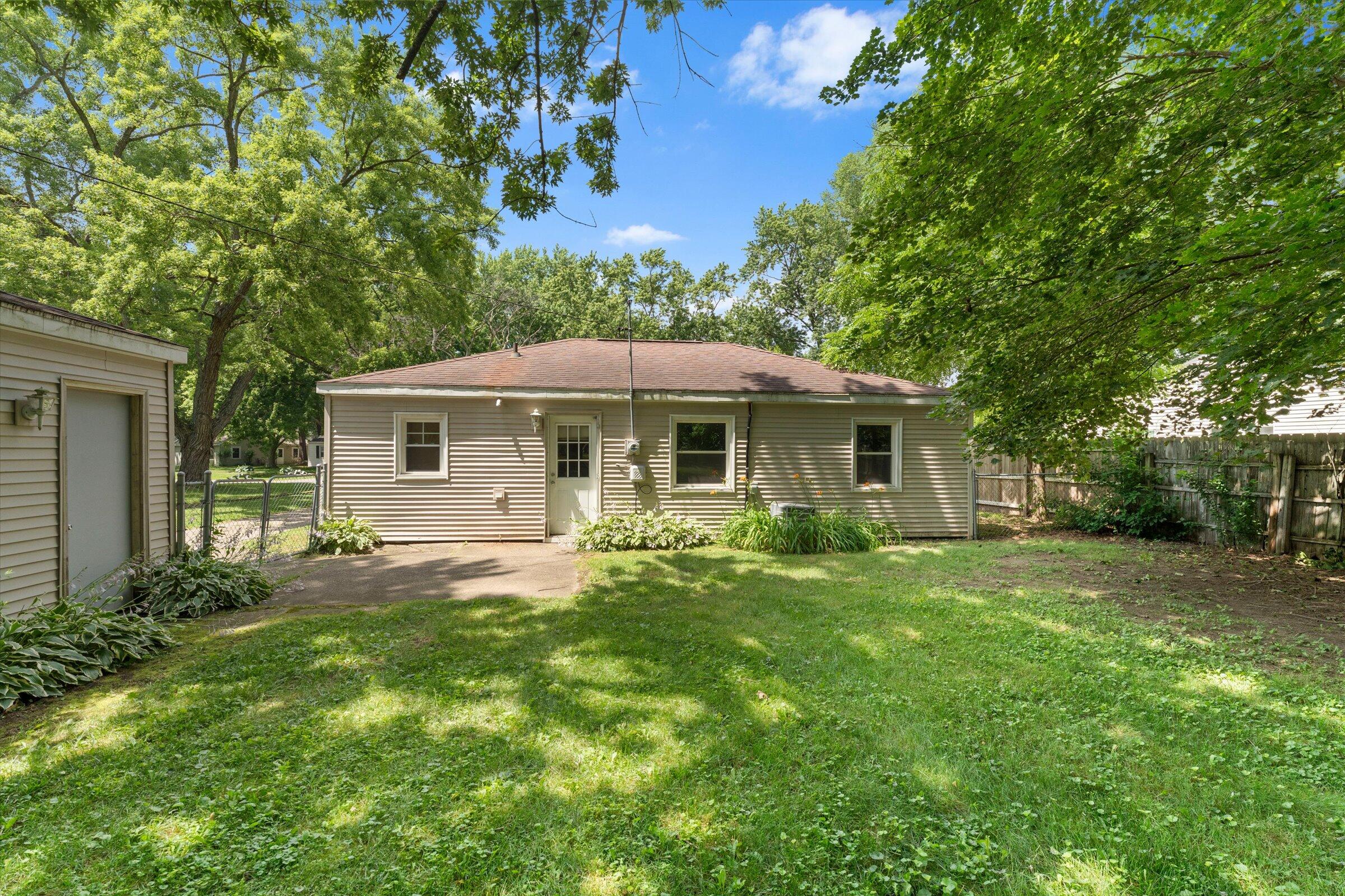2129 Lewis Drive Niles MI 49120