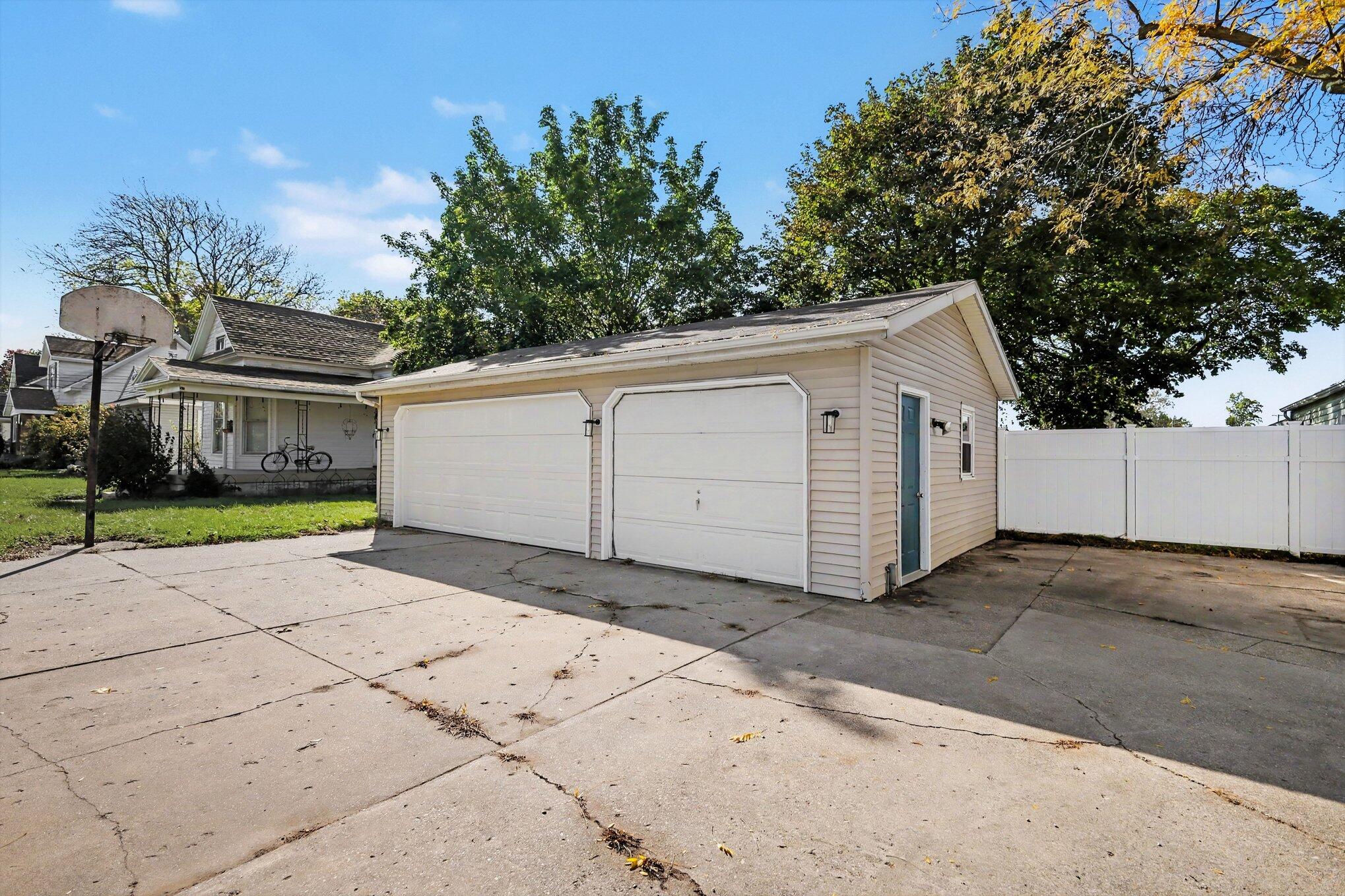 724 Eleanor Street NE Grand Rapids MI 49505