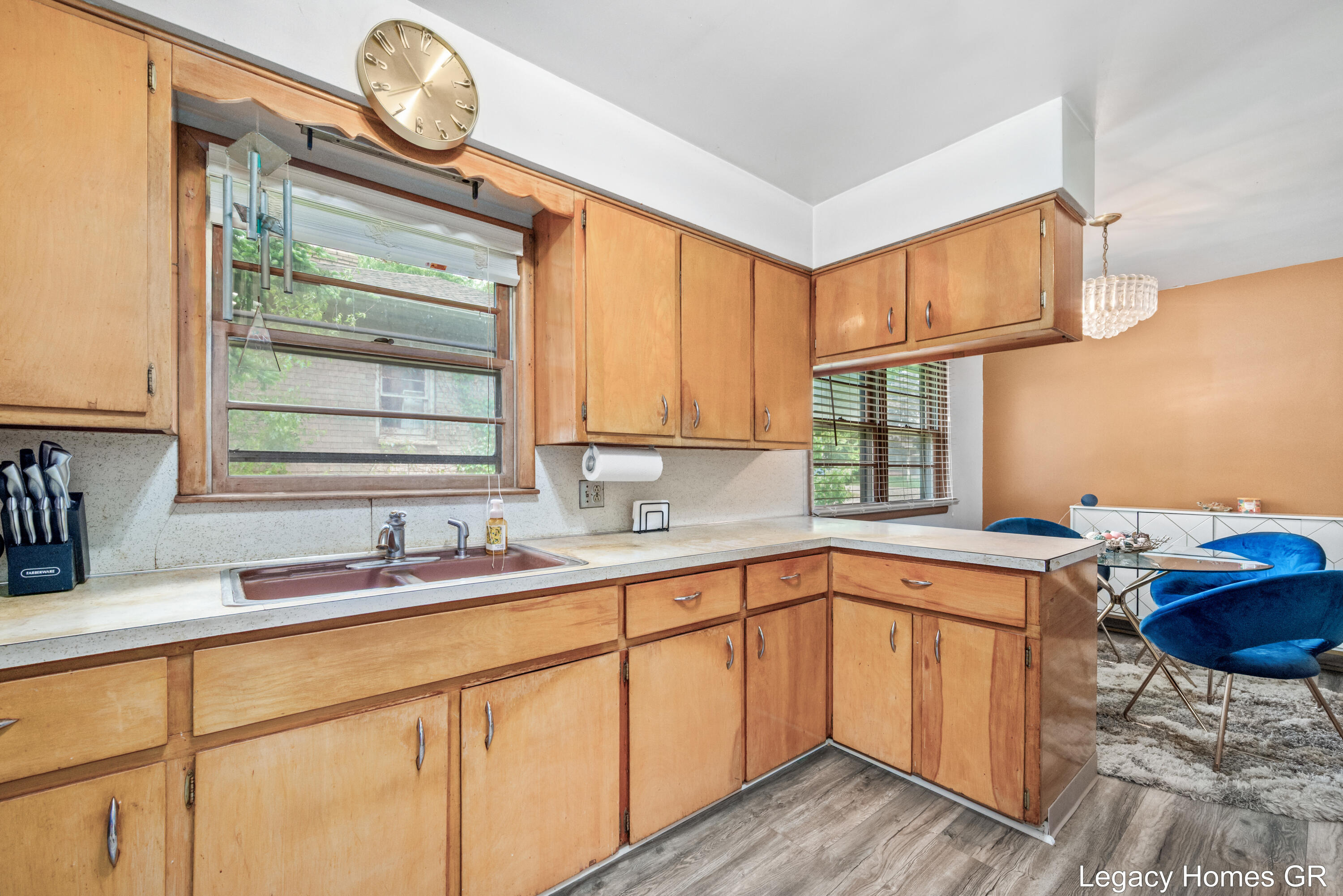 2757 Vassar Drive SE Grand Rapids MI 49506