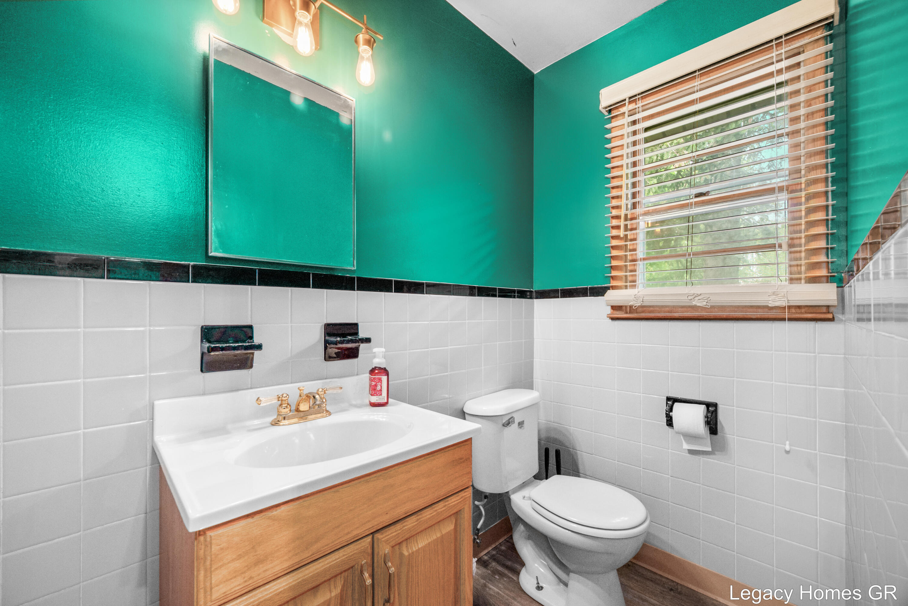 2757 Vassar Drive SE Grand Rapids MI 49506