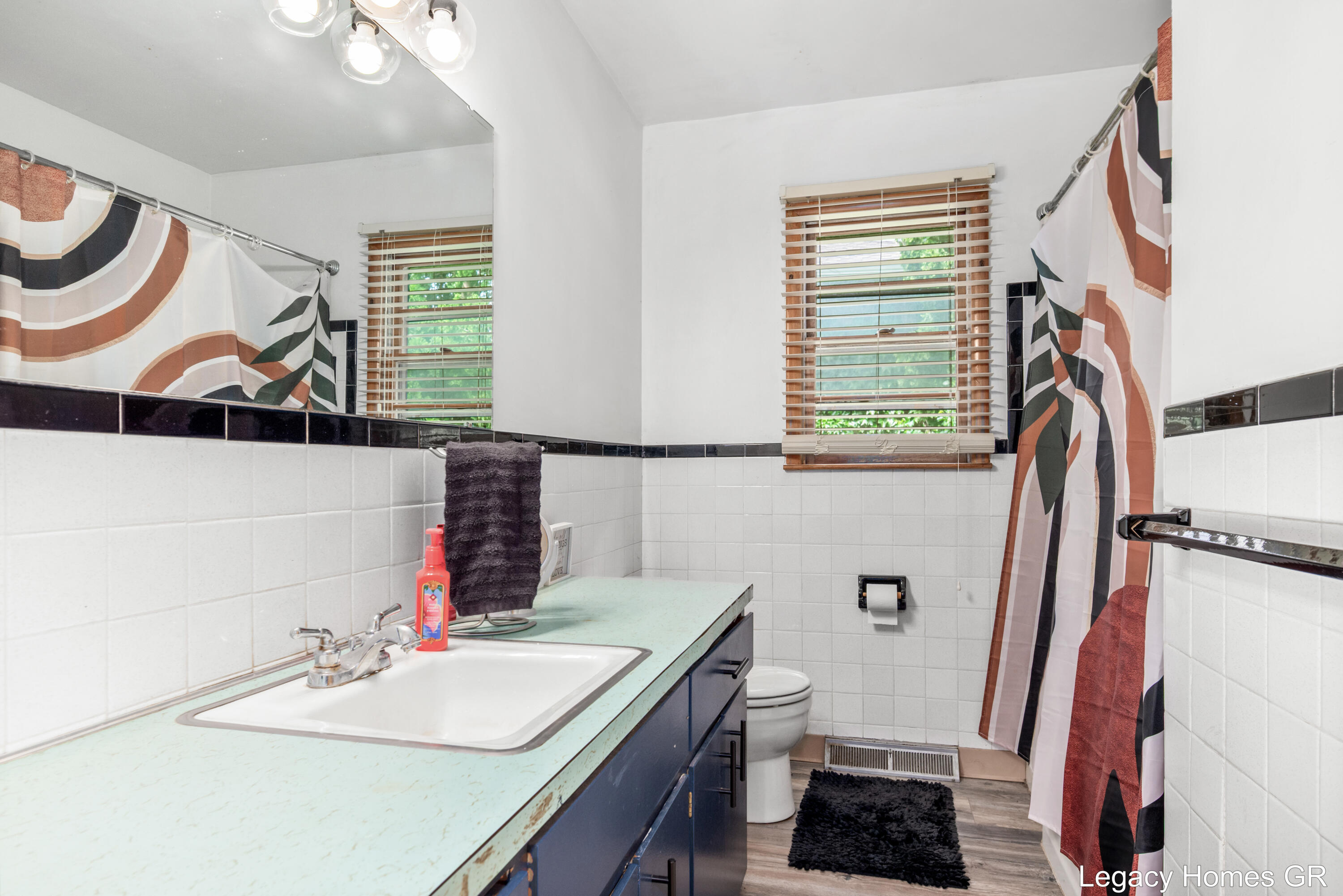 2757 Vassar Drive SE Grand Rapids MI 49506
