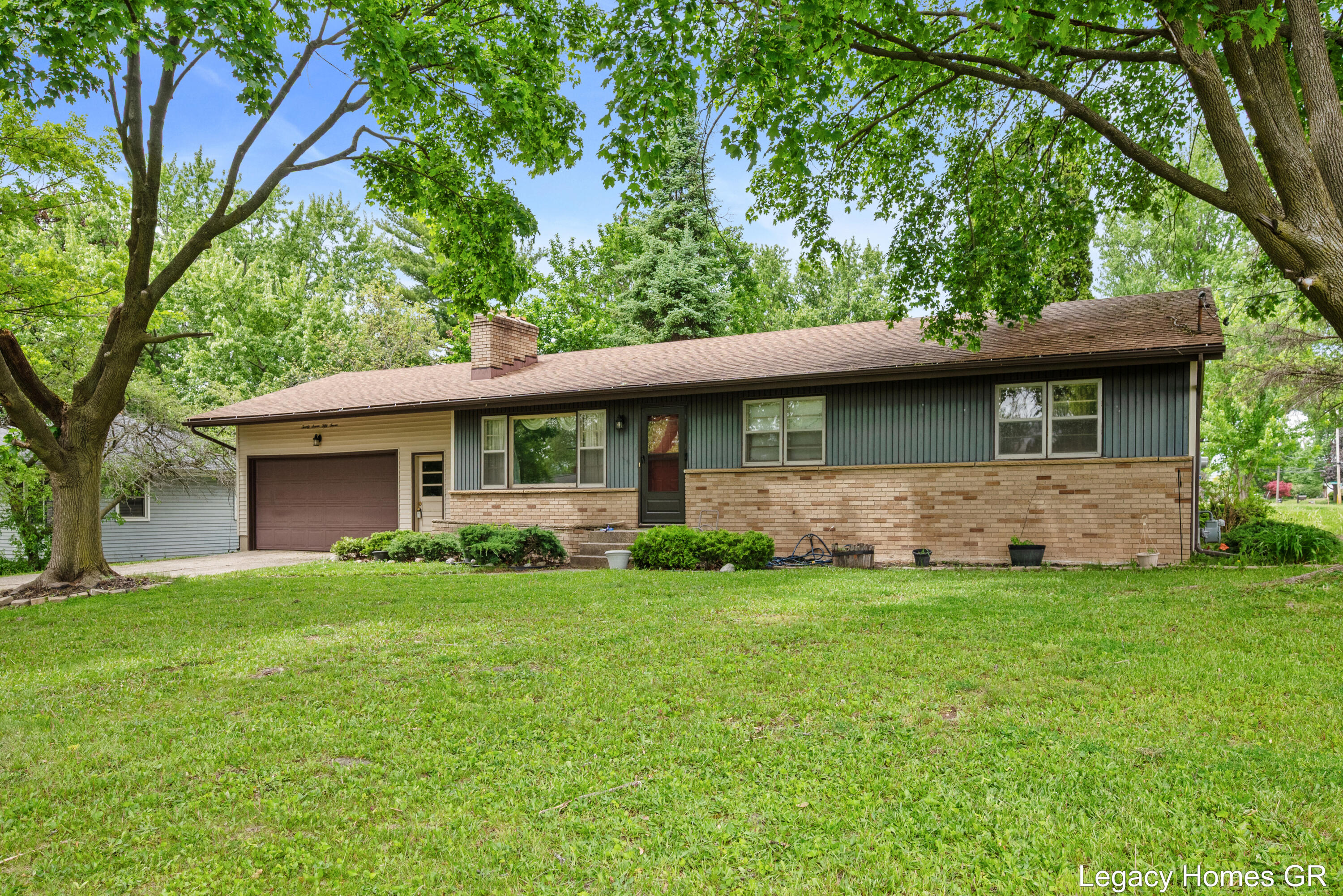 2757 Vassar Drive SE Grand Rapids MI 49506