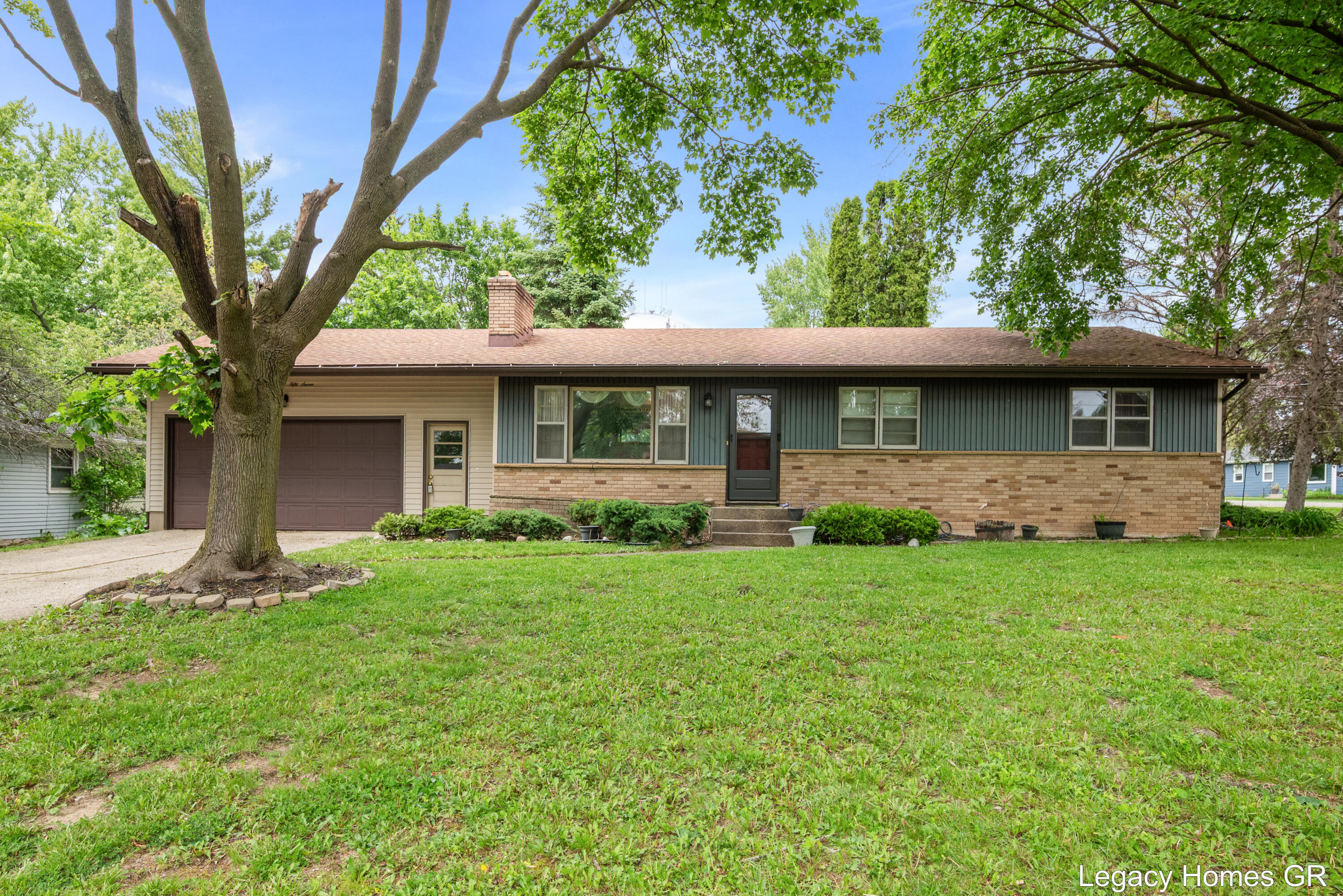 2757 Vassar Drive SE Grand Rapids MI 49506