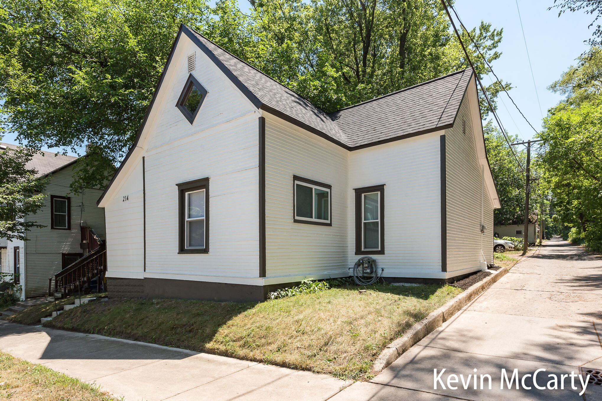 214 Bradford Street NE Grand Rapids MI 49503