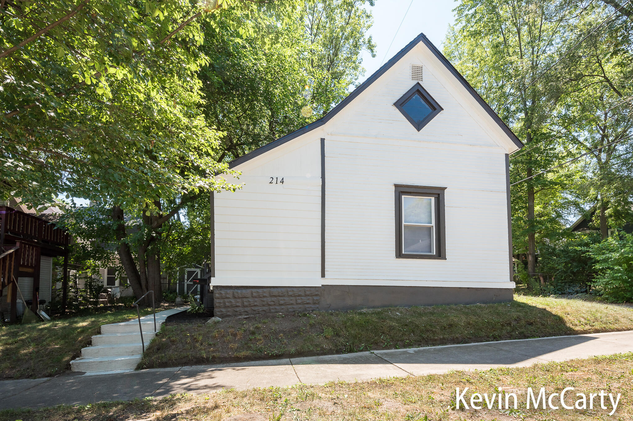 214 Bradford Street NE Grand Rapids MI 49503