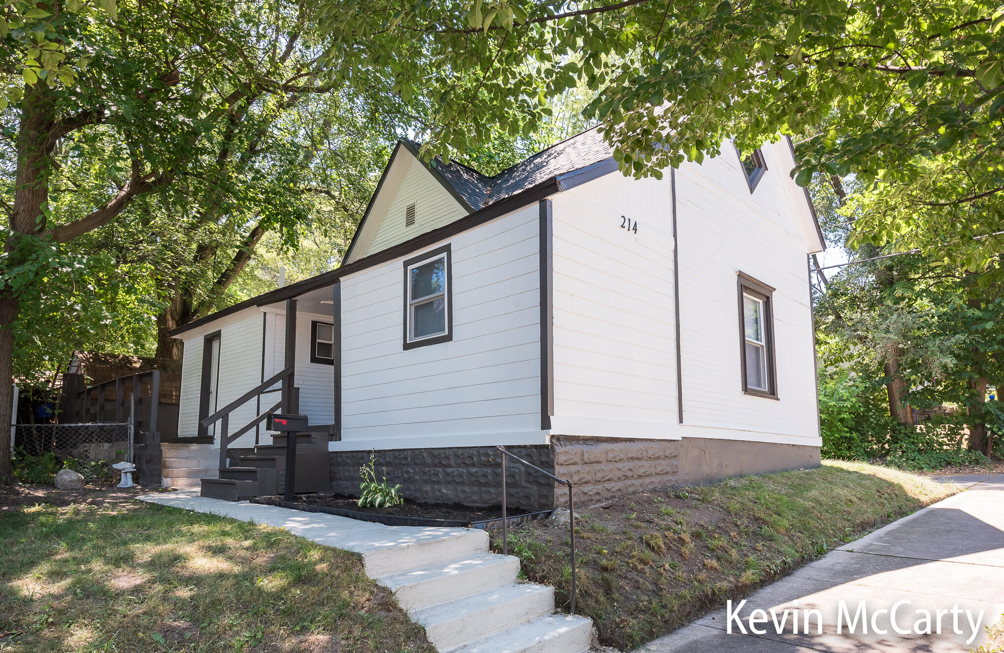 214 Bradford Street NE Grand Rapids MI 49503