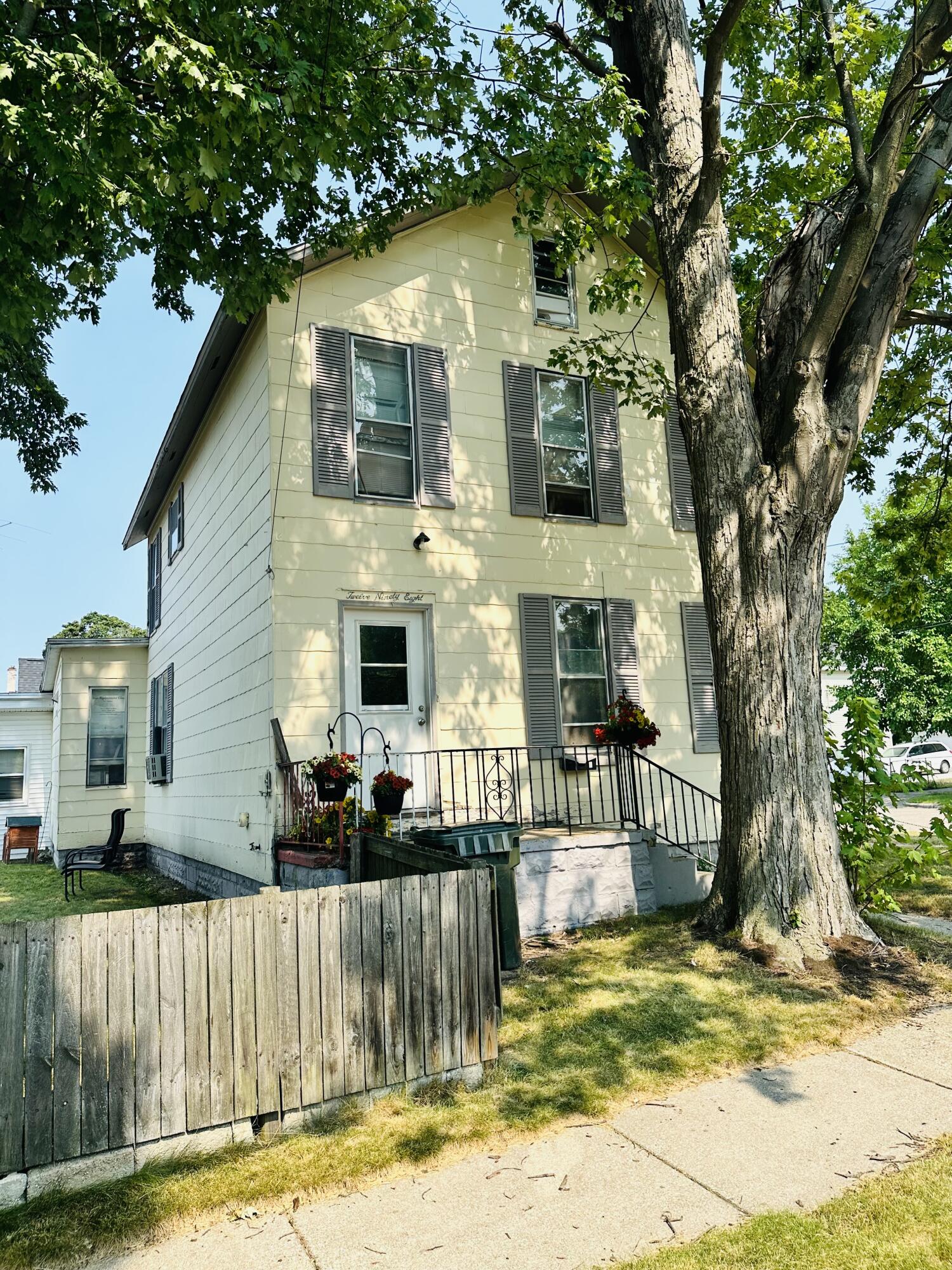 1298 Spring Street Muskegon MI 49442