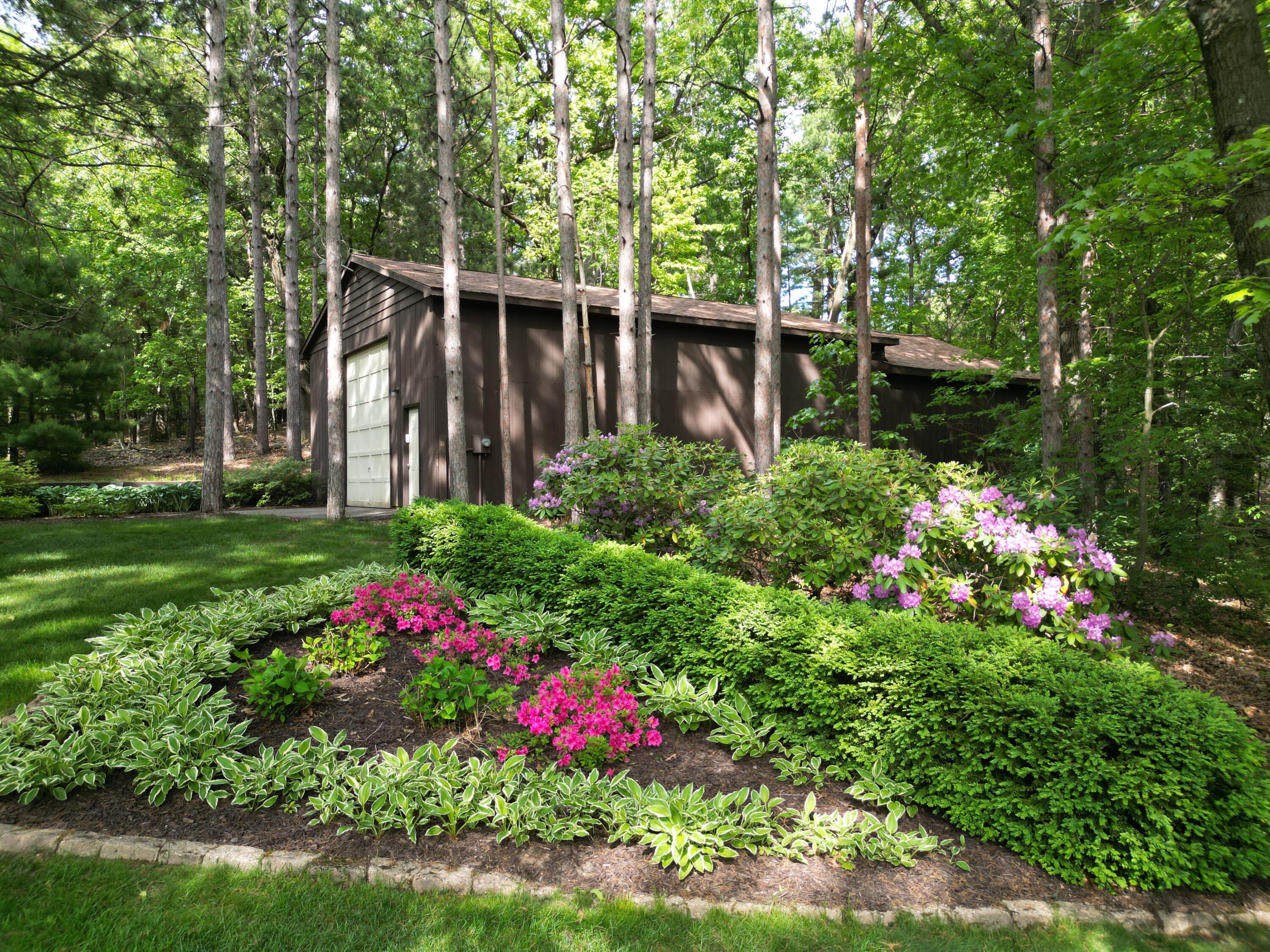 8160 Wilderness Trail NE Ada MI 49301
