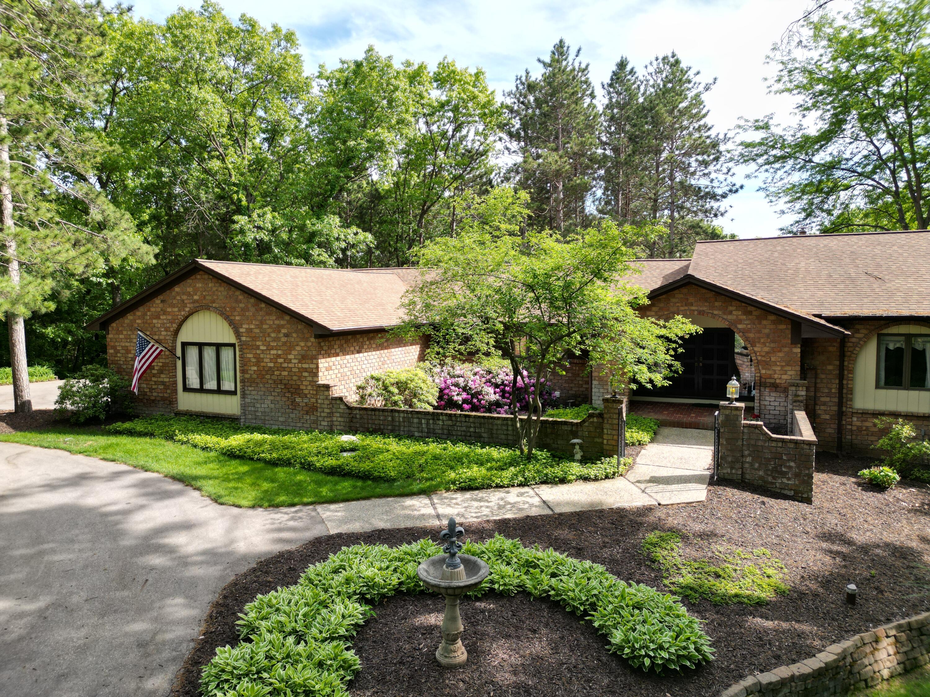 8160 Wilderness Trail NE Ada MI 49301