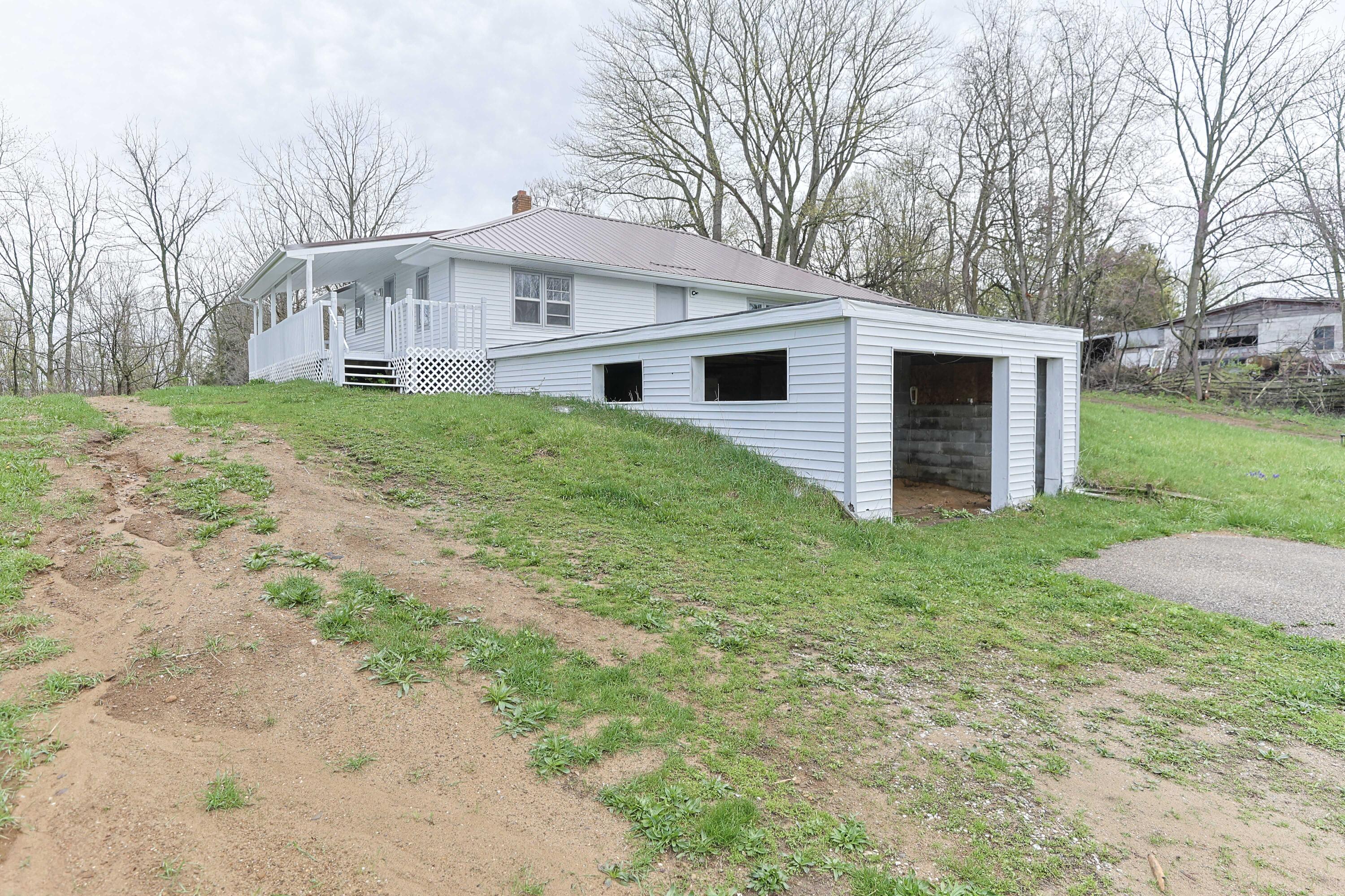 1582 Bakertown Road Buchanan MI 49107