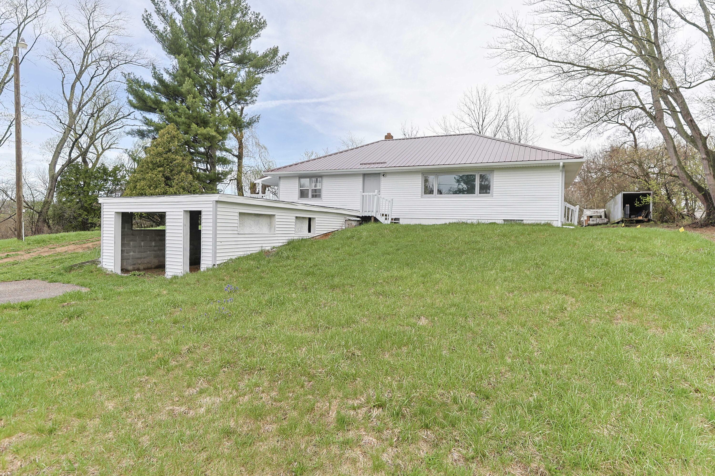 1582 Bakertown Road Buchanan MI 49107