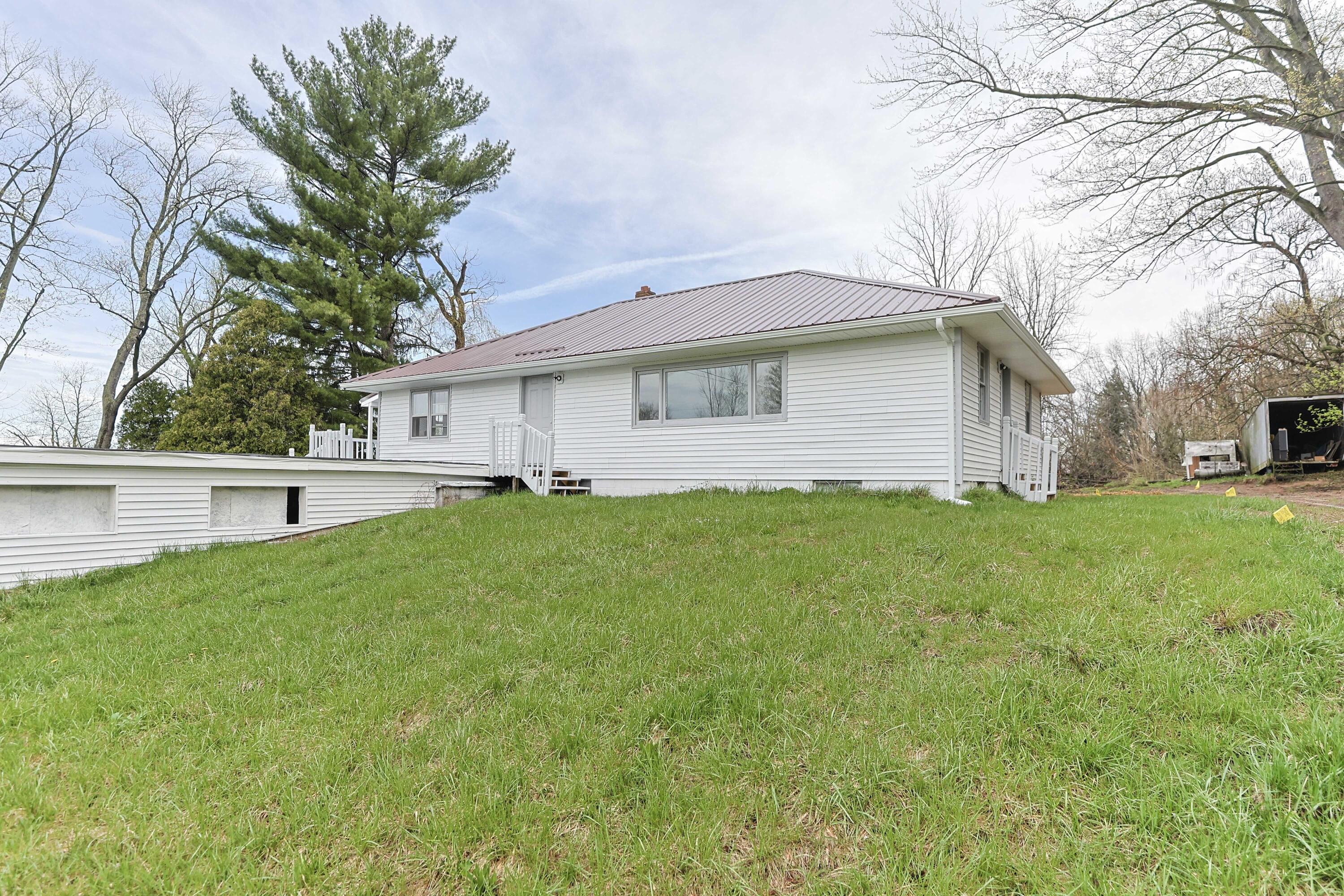 1582 Bakertown Road Buchanan MI 49107