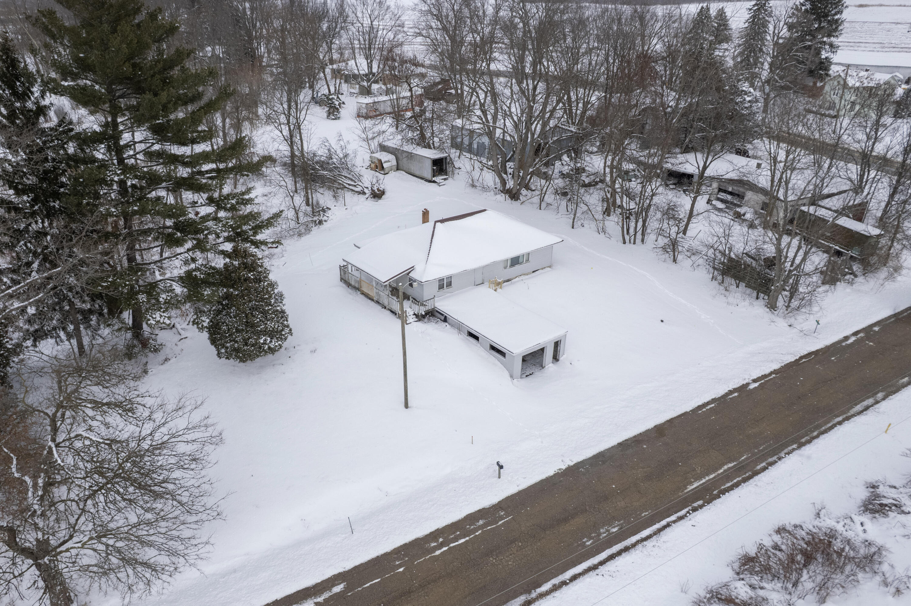 1582 Bakertown Road Buchanan MI 49107