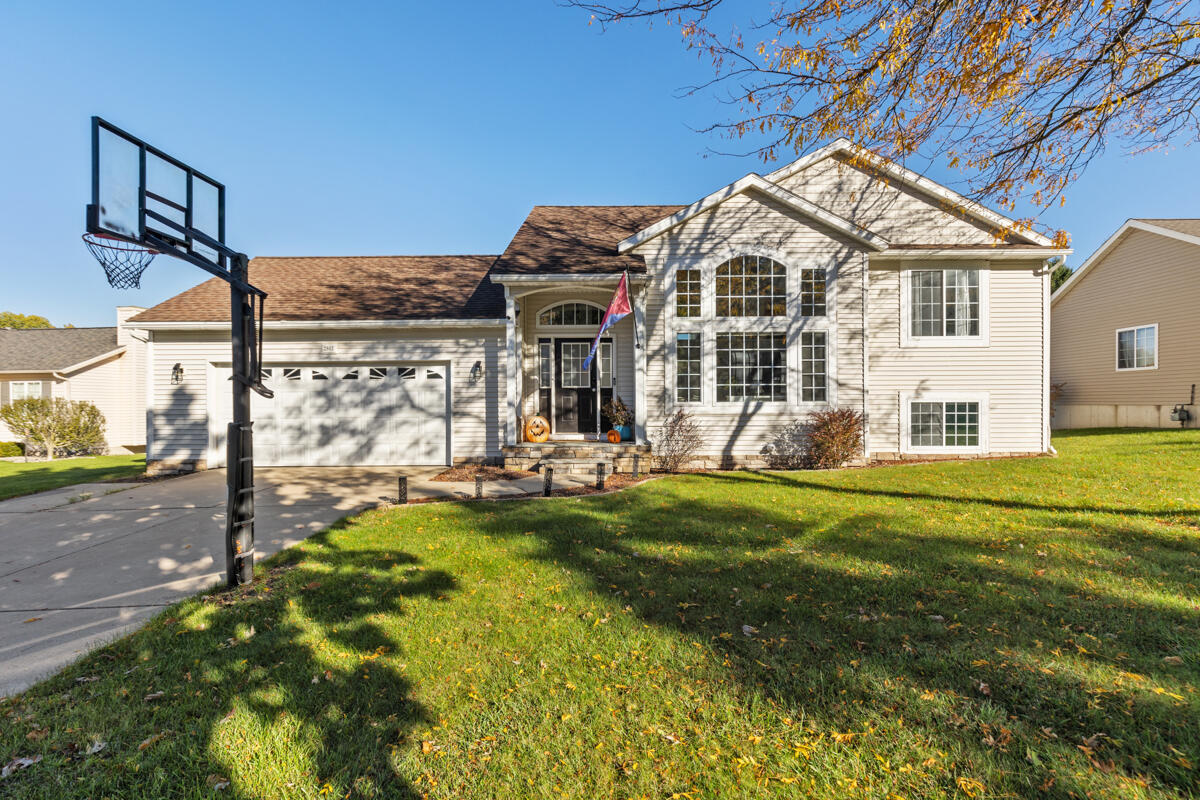 2863 Burritt Street NW Grand Rapids MI 49504