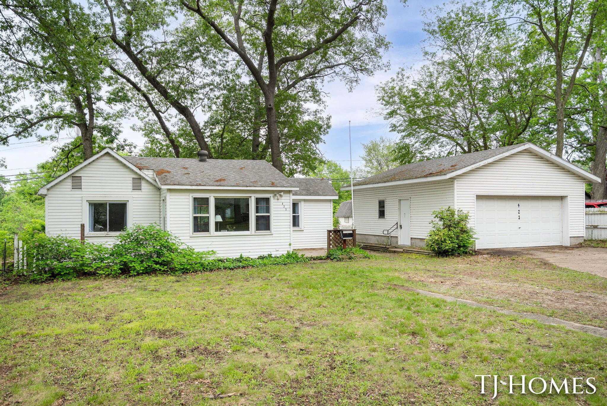 423 Collins Avenue Muskegon MI 49444