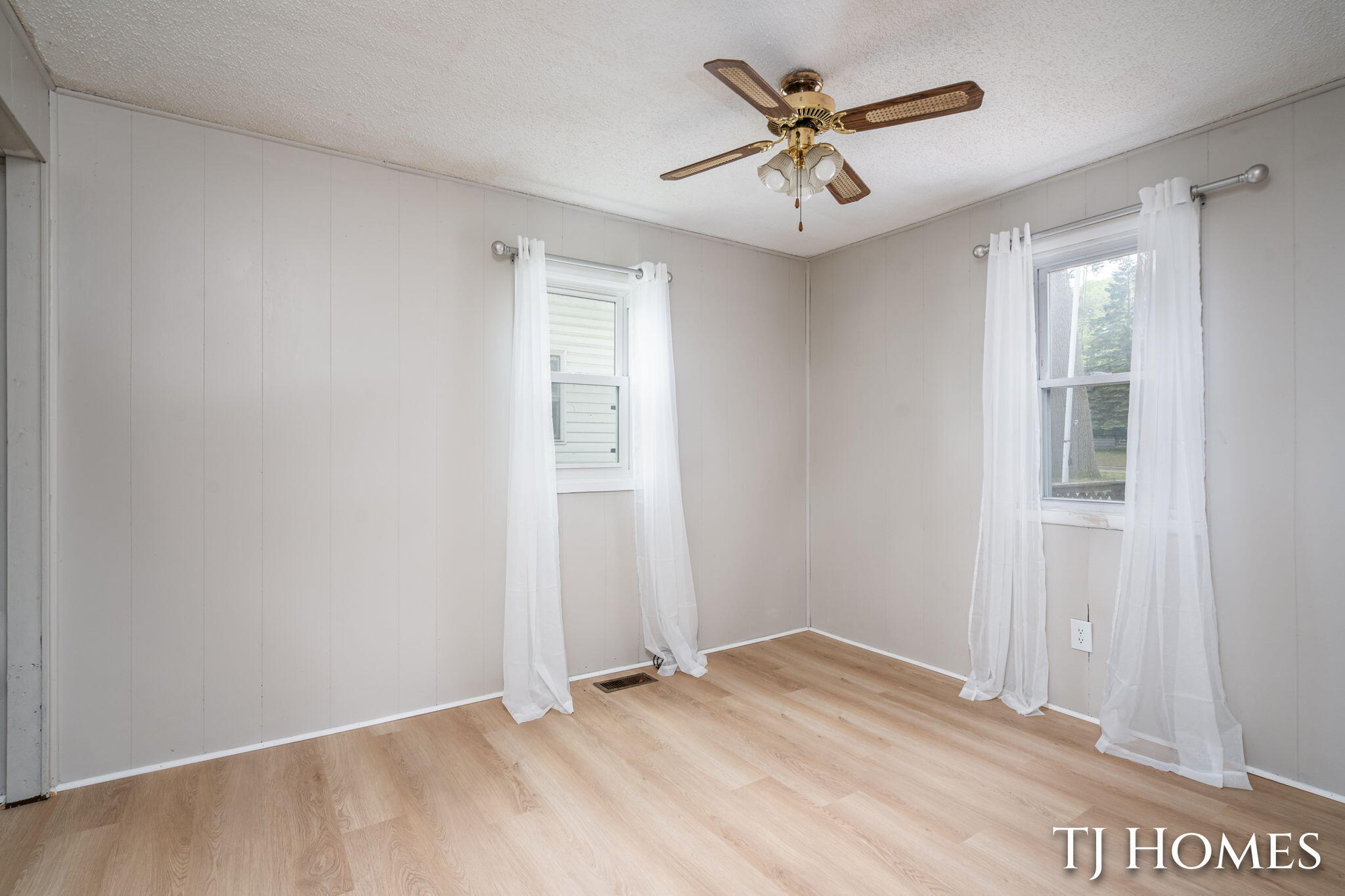 423 Collins Avenue Muskegon MI 49444
