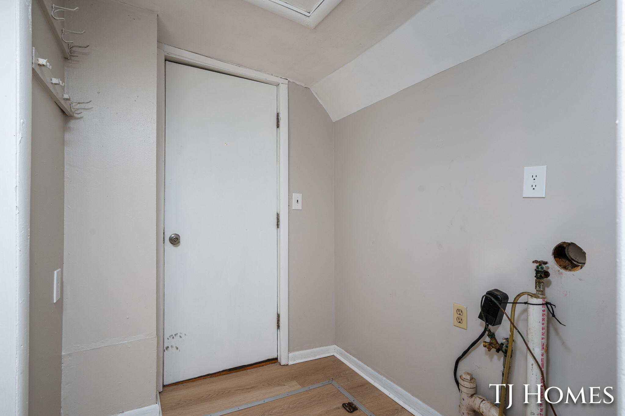 423 Collins Avenue Muskegon MI 49444