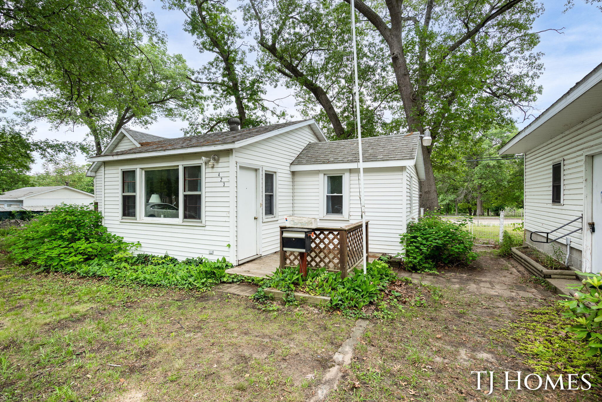 423 Collins Avenue Muskegon MI 49444