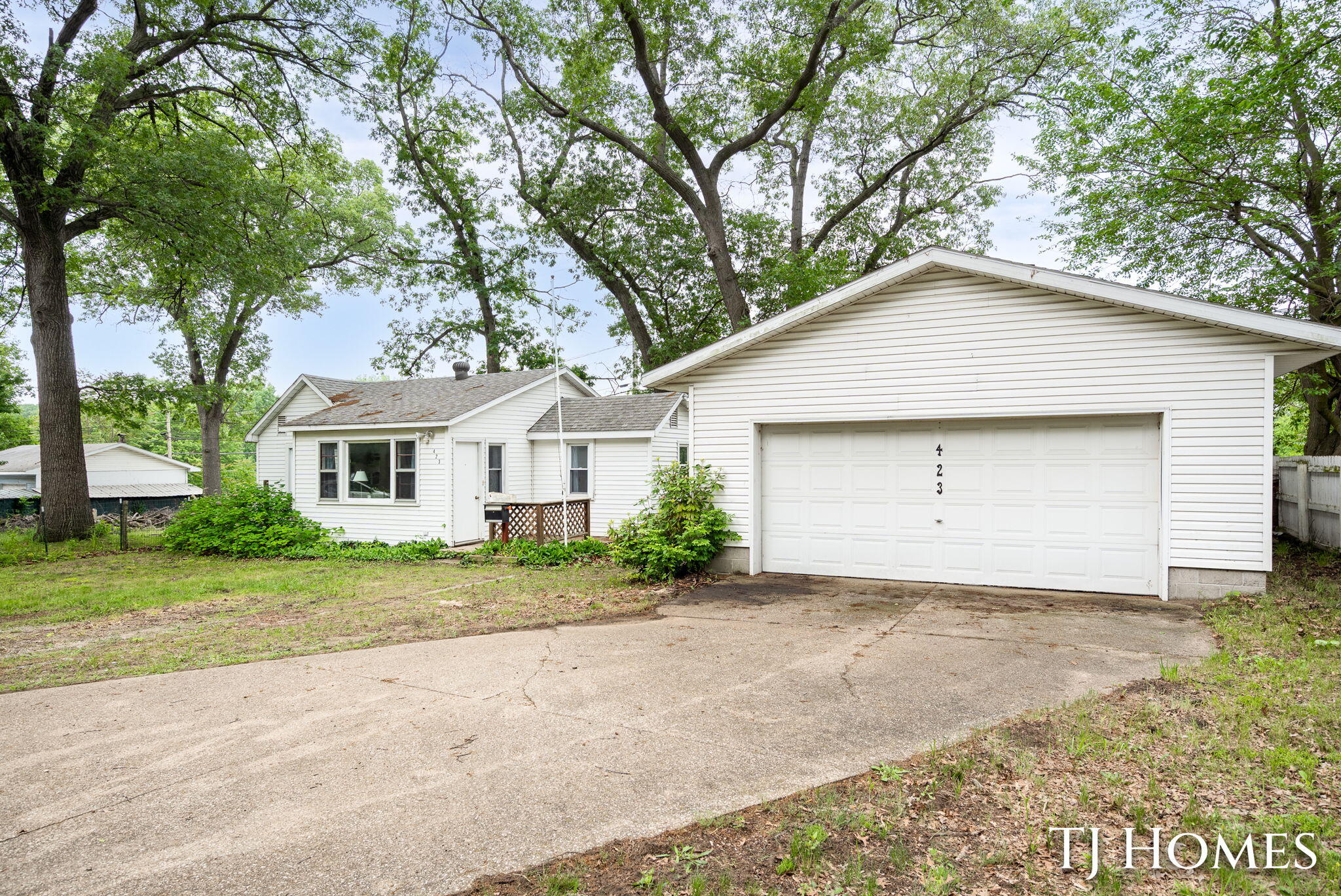 423 Collins Avenue Muskegon MI 49444