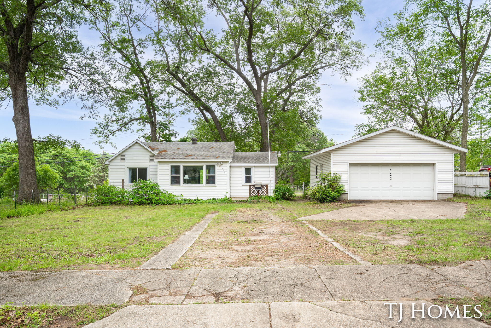 423 Collins Avenue Muskegon MI 49444