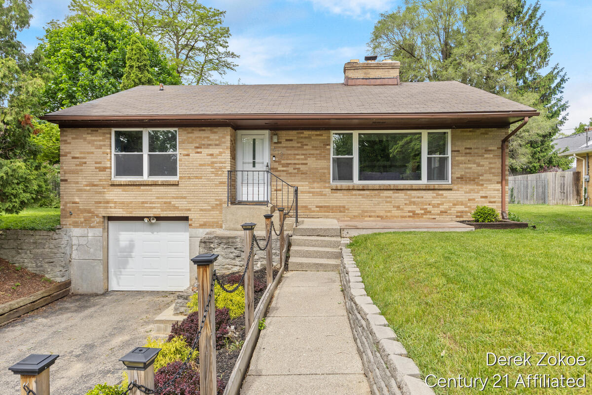 613 Shawmut Boulevard NW Grand Rapids MI 49504