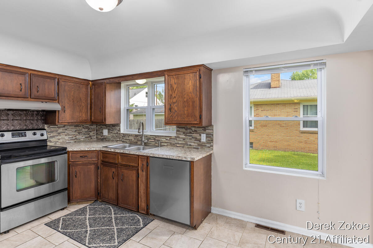 613 Shawmut Boulevard NW Grand Rapids MI 49504