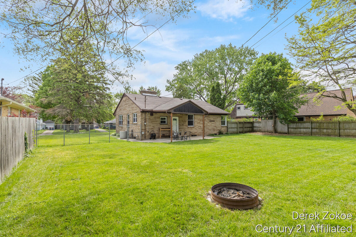 613 Shawmut Boulevard NW Grand Rapids MI 49504