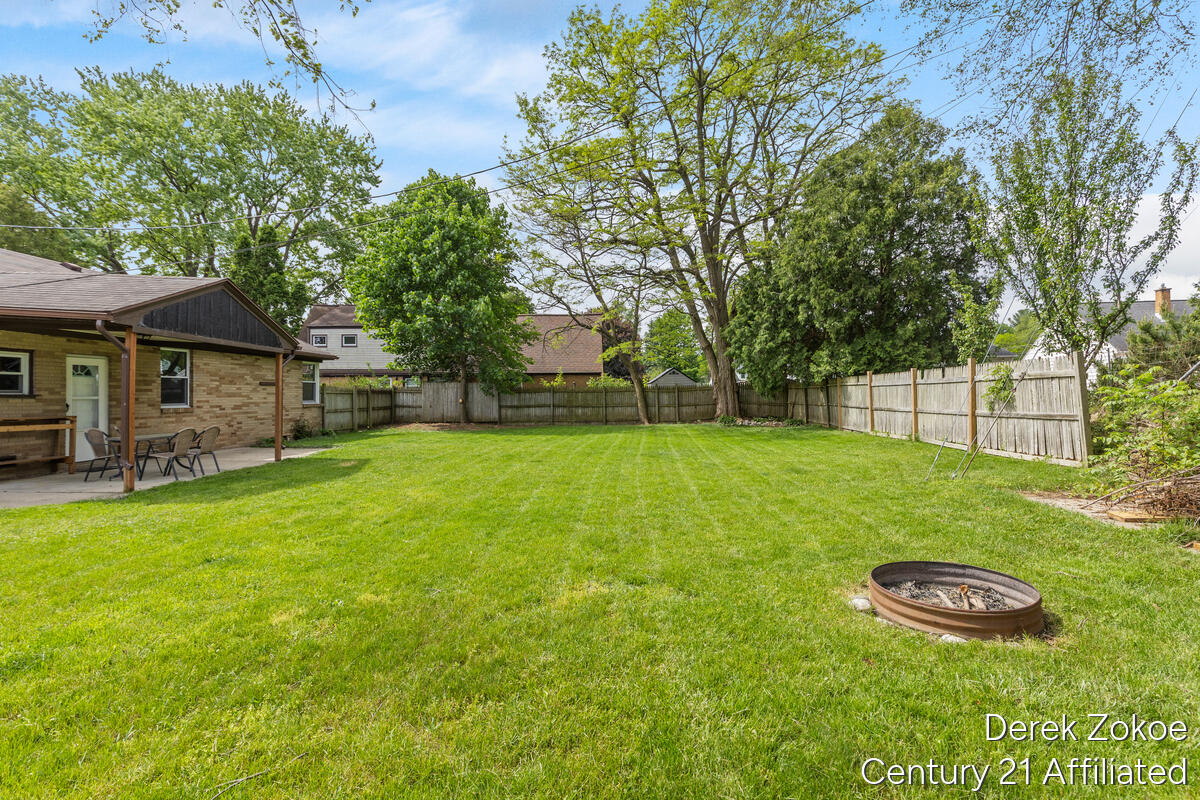 613 Shawmut Boulevard NW Grand Rapids MI 49504