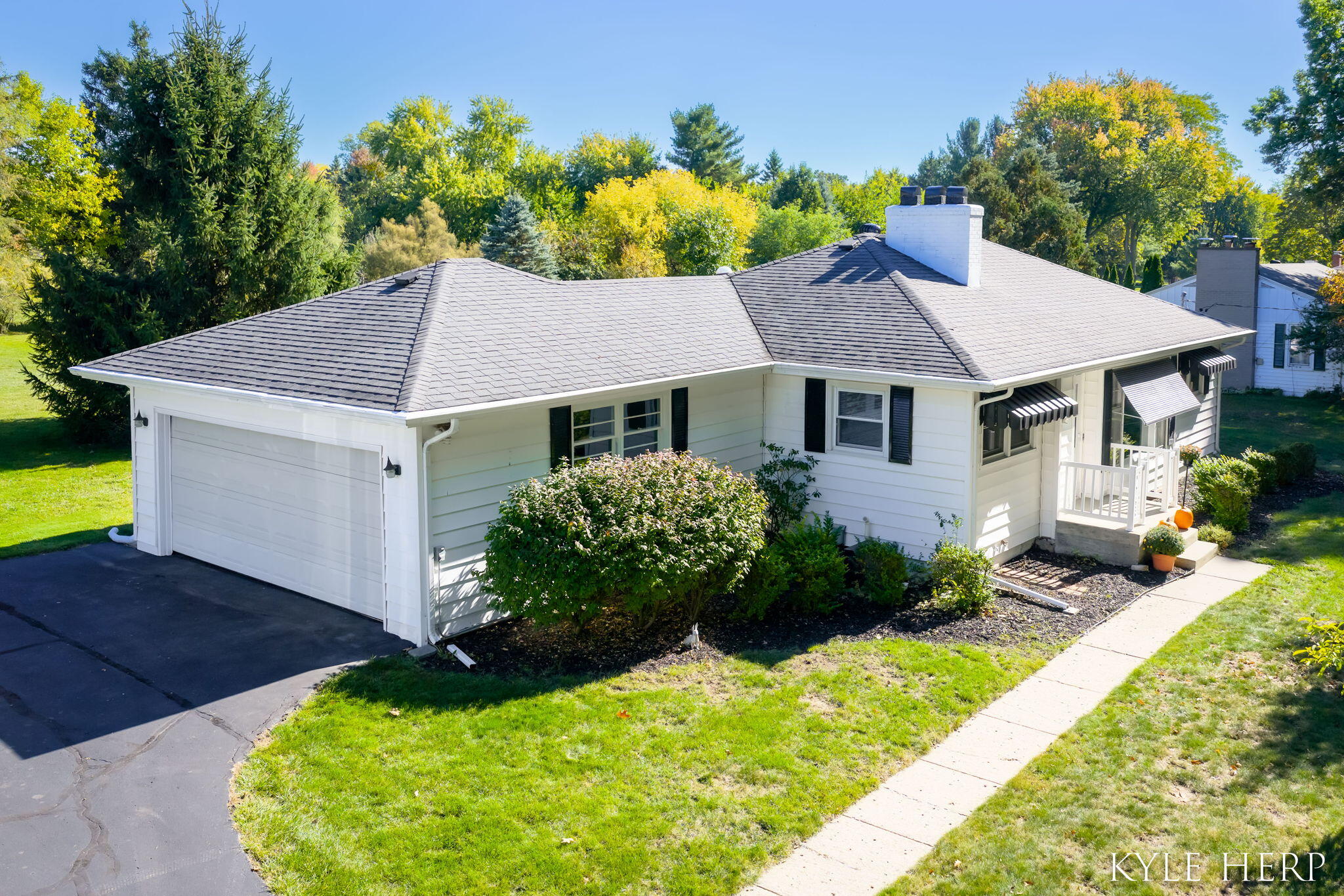 960 Brownwood Avenue NW Grand Rapids MI 49504