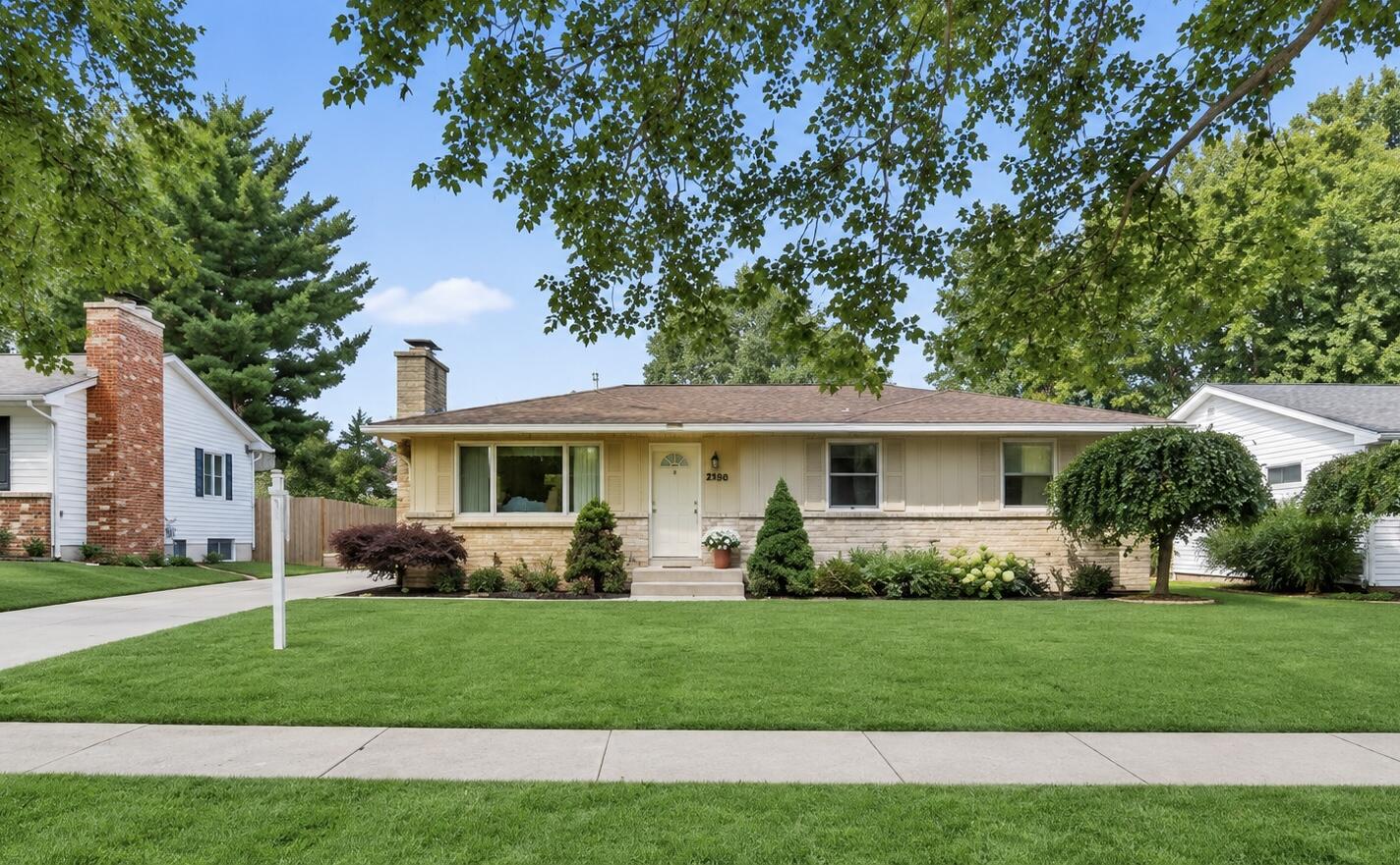 1399 Clover Crest NW Grand Rapids MI 49504
