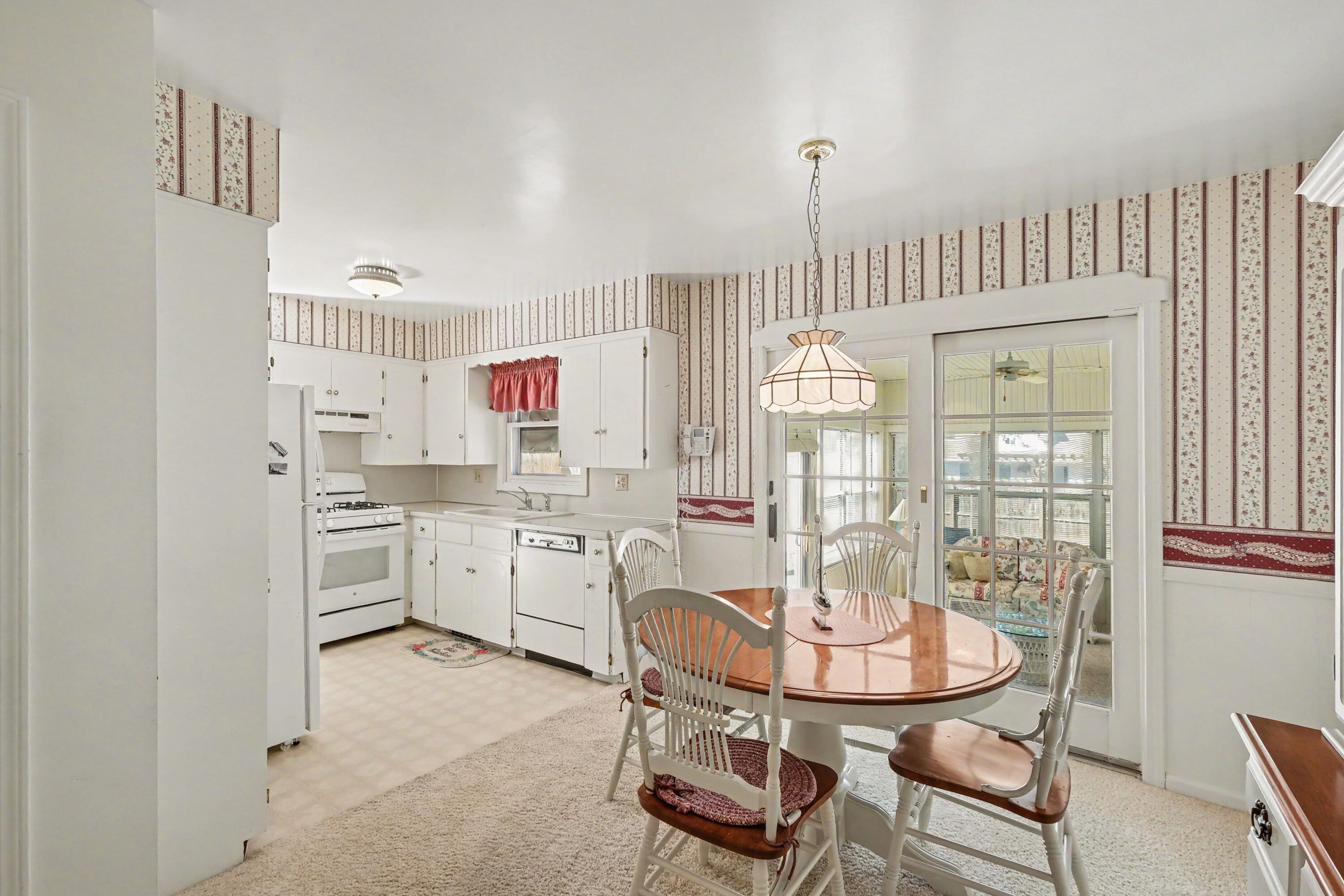 1399 Clover Crest NW Grand Rapids MI 49504